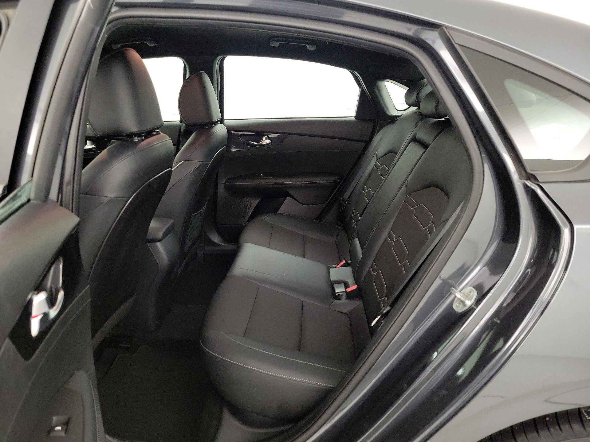 Thumbnail: 2022 Kia Forte - 18