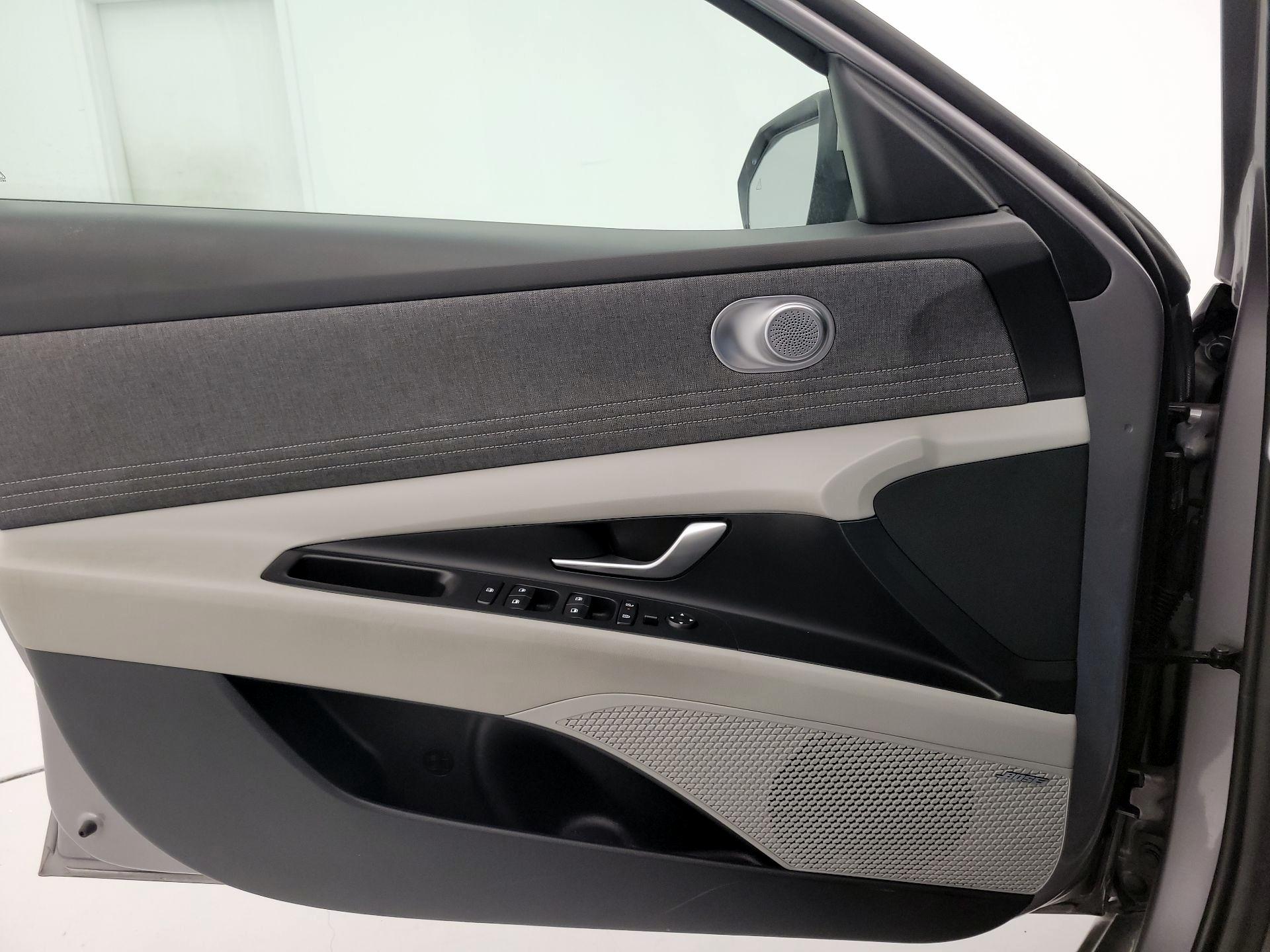 Thumbnail: 2025 Hyundai Elantra - 12