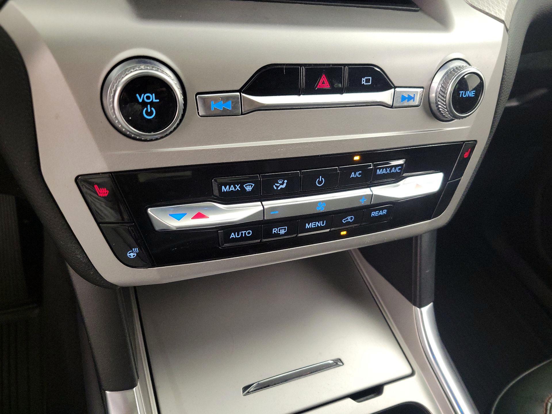 Thumbnail: 2022 Ford Explorer - 17