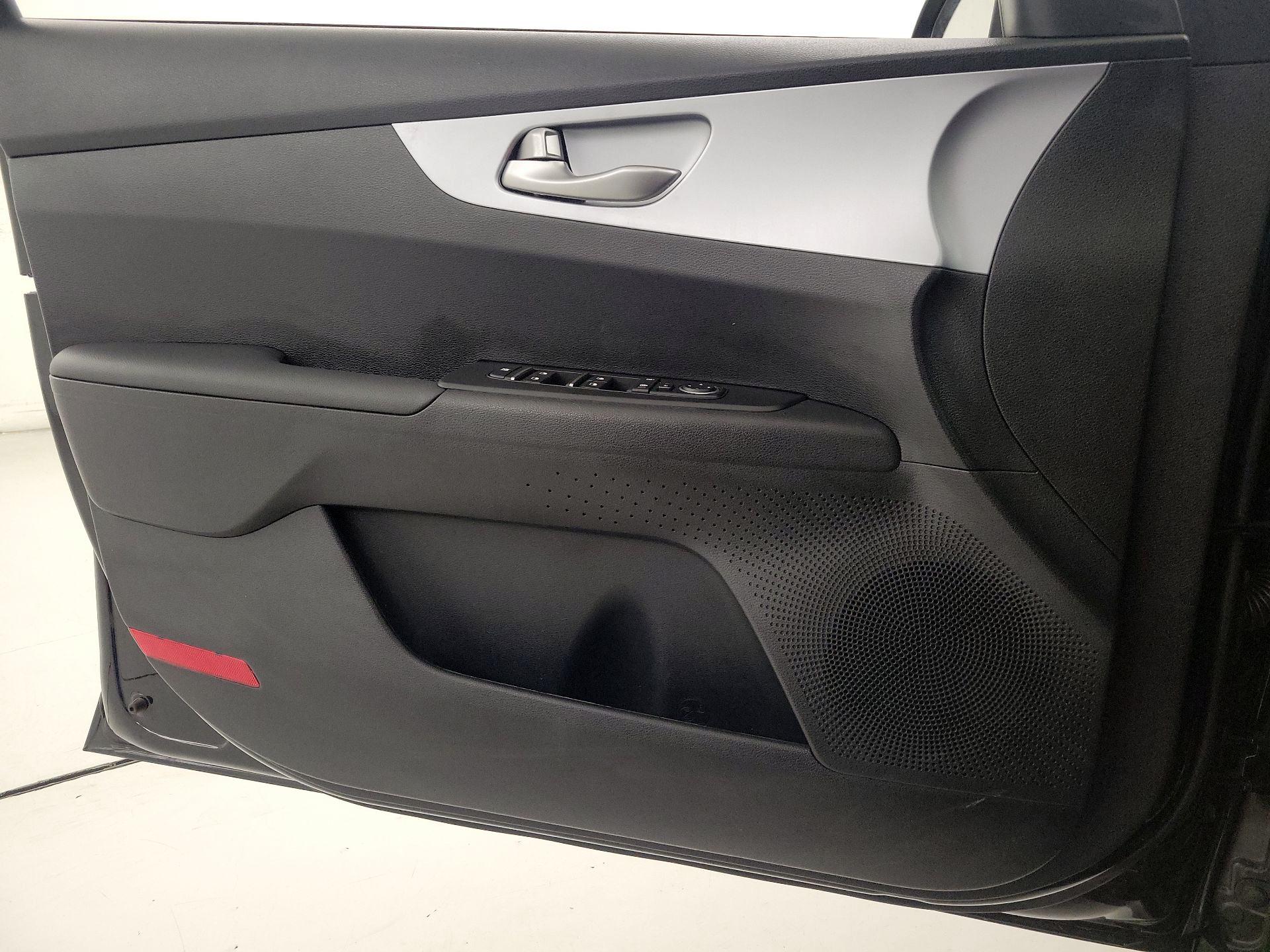 Thumbnail: 2024 Kia Forte - 12