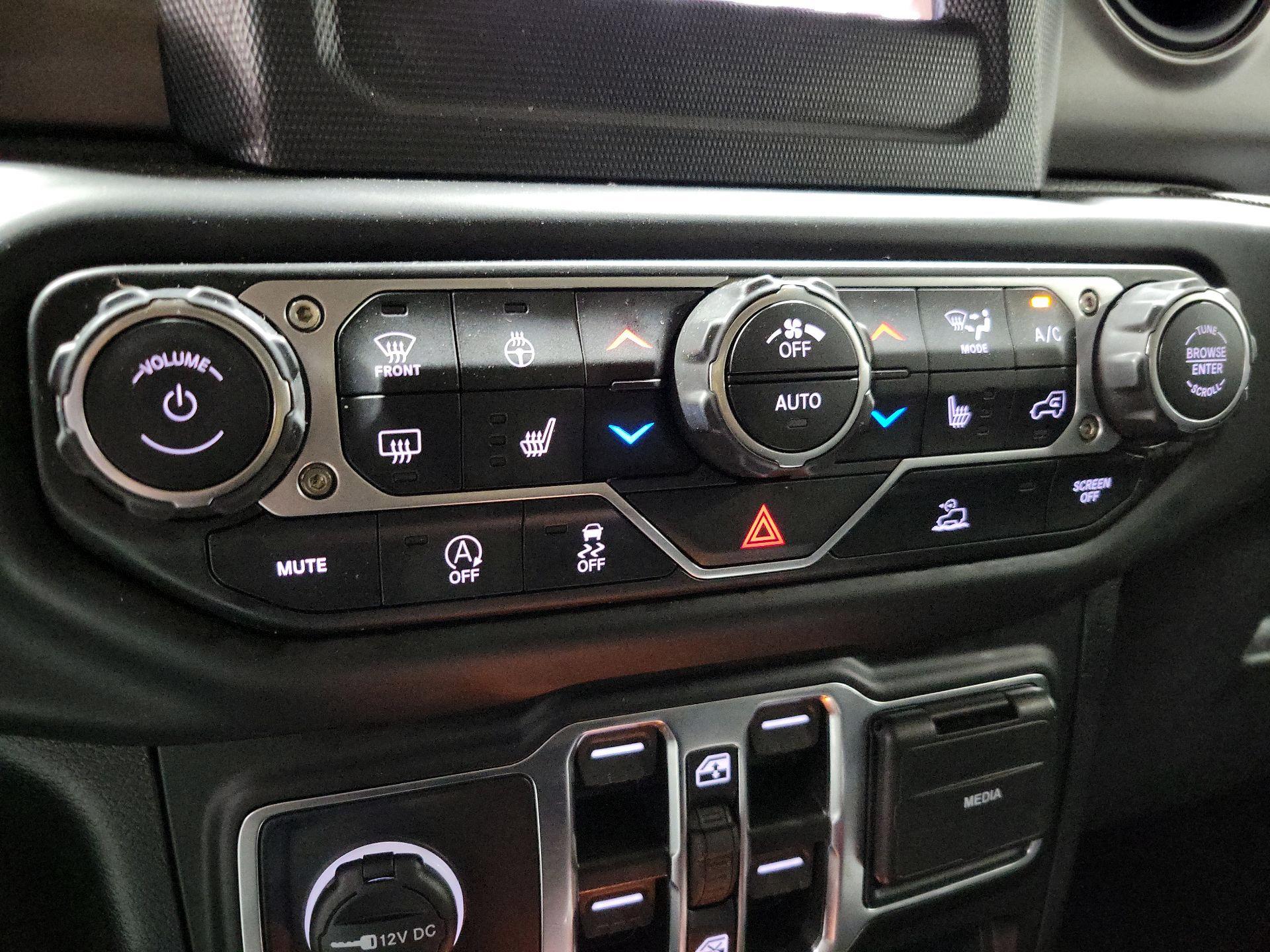 Thumbnail: 2023 Jeep Gladiator - 16