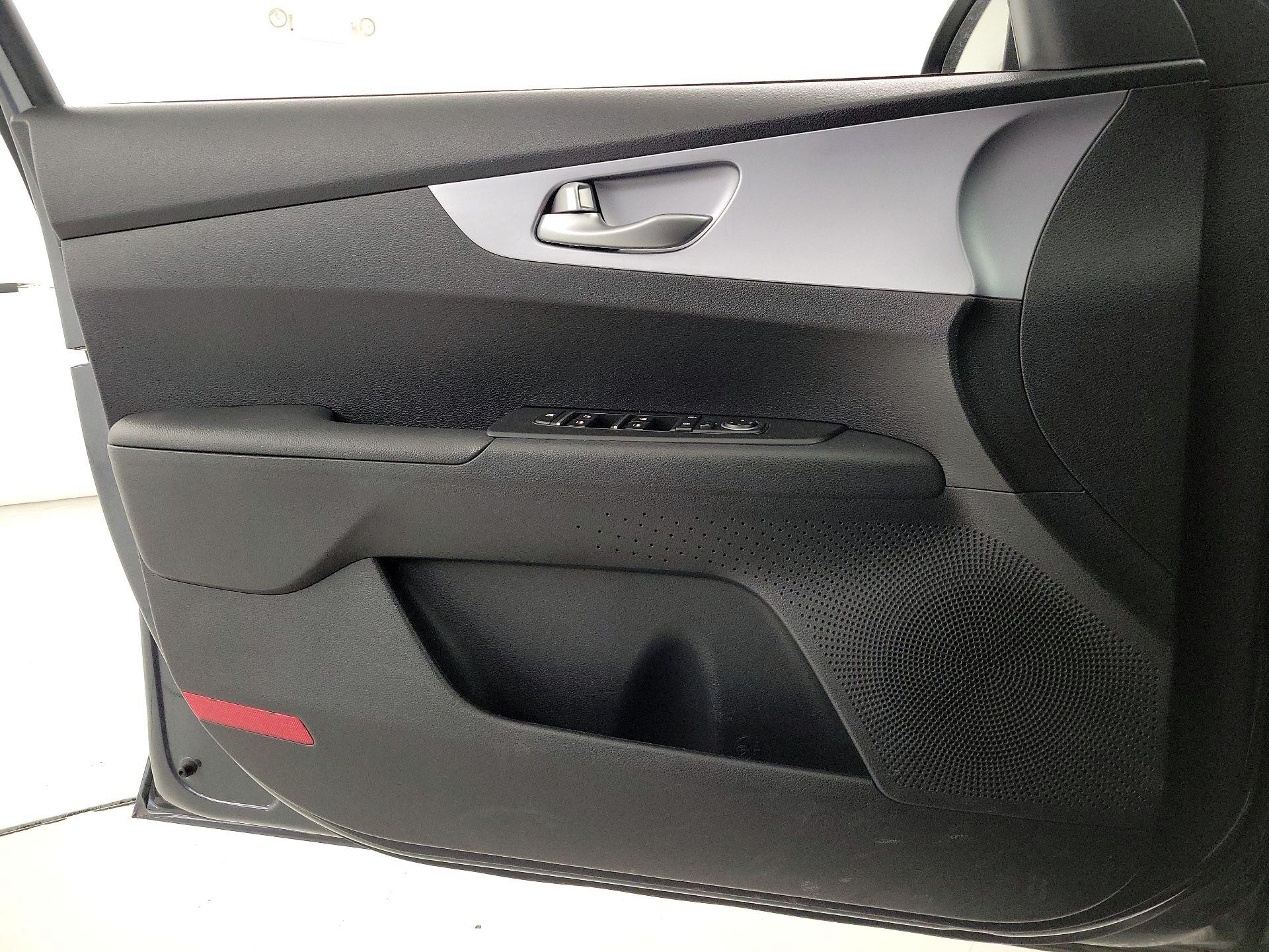 Thumbnail: 2024 Kia Forte - 12