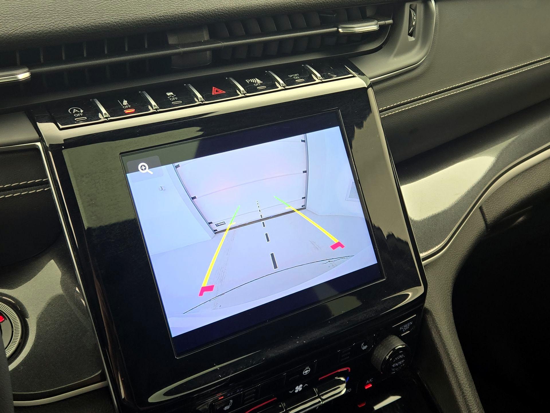 Thumbnail: 2023 Jeep Grand Cherokee - 14