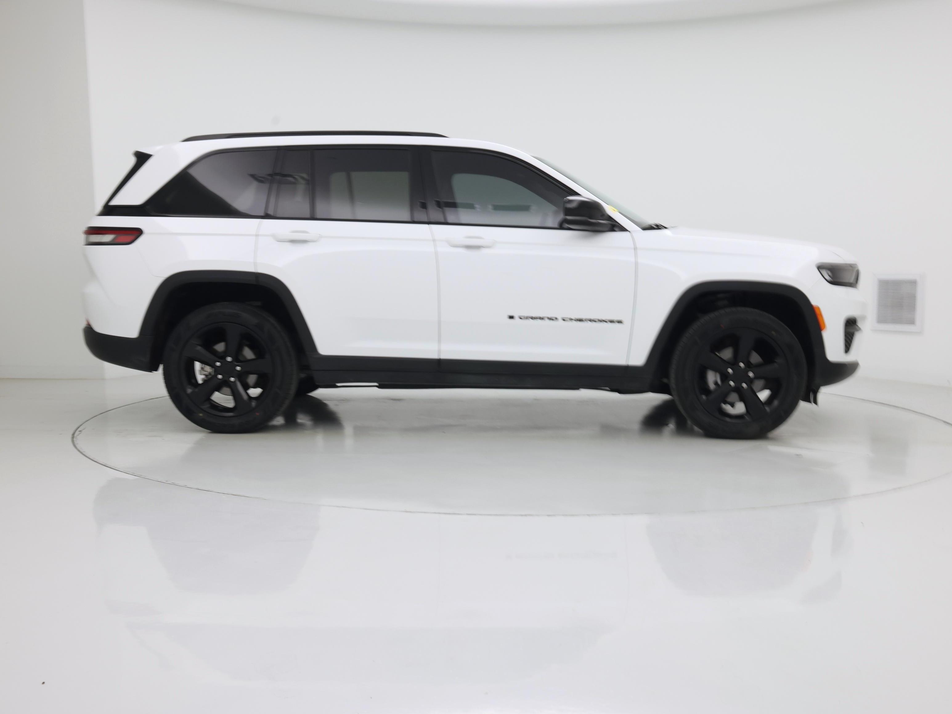 Thumbnail: 2023 Jeep Grand Cherokee - 7