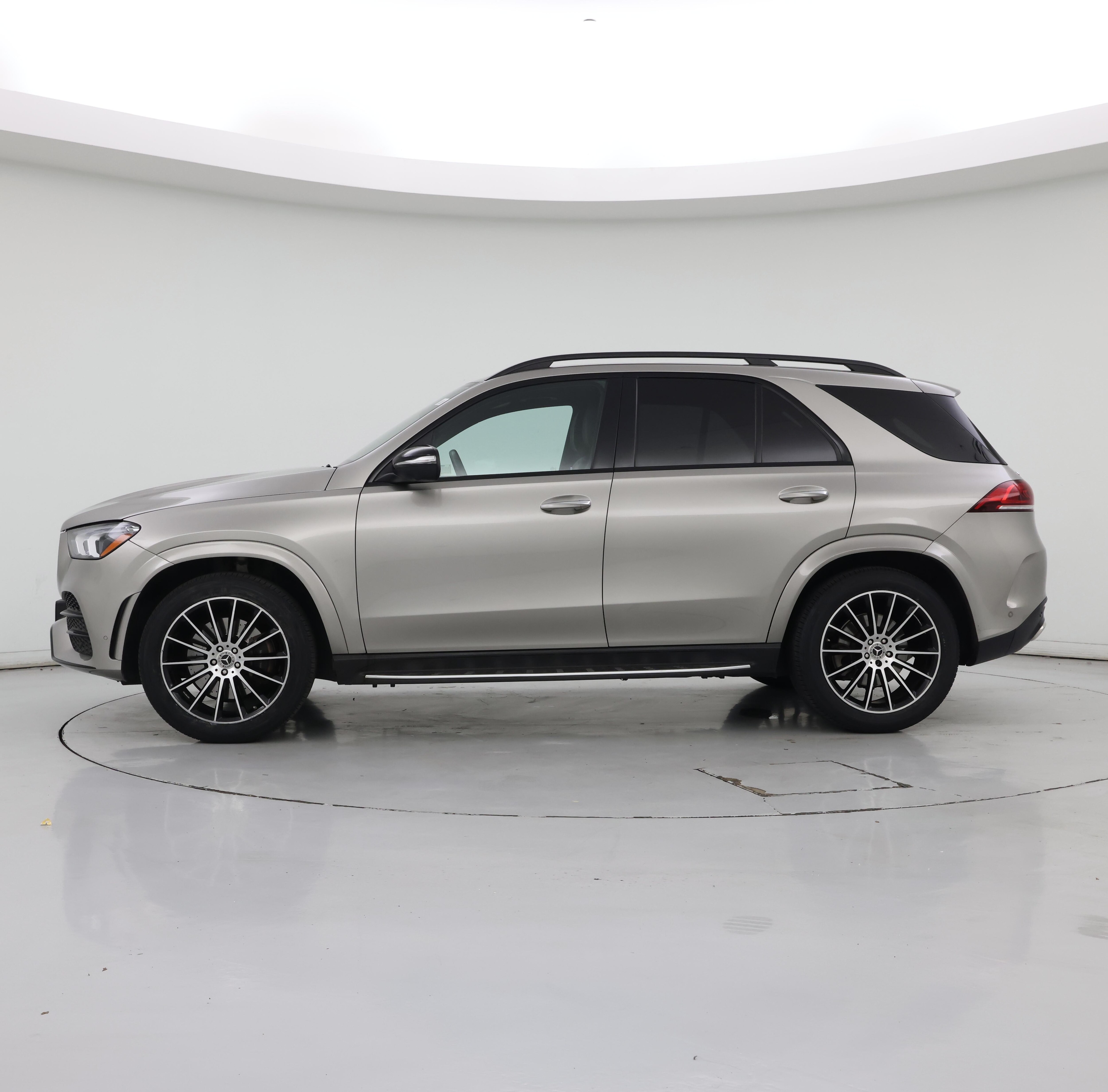 Thumbnail: 2020 Mercedes-Benz GLE - 3