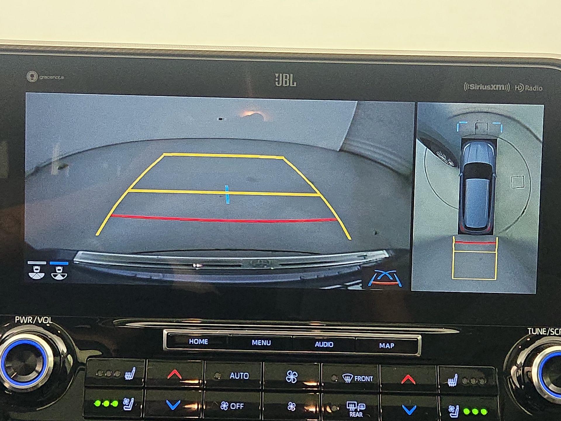 Thumbnail: 2020 Toyota Highlander - 15