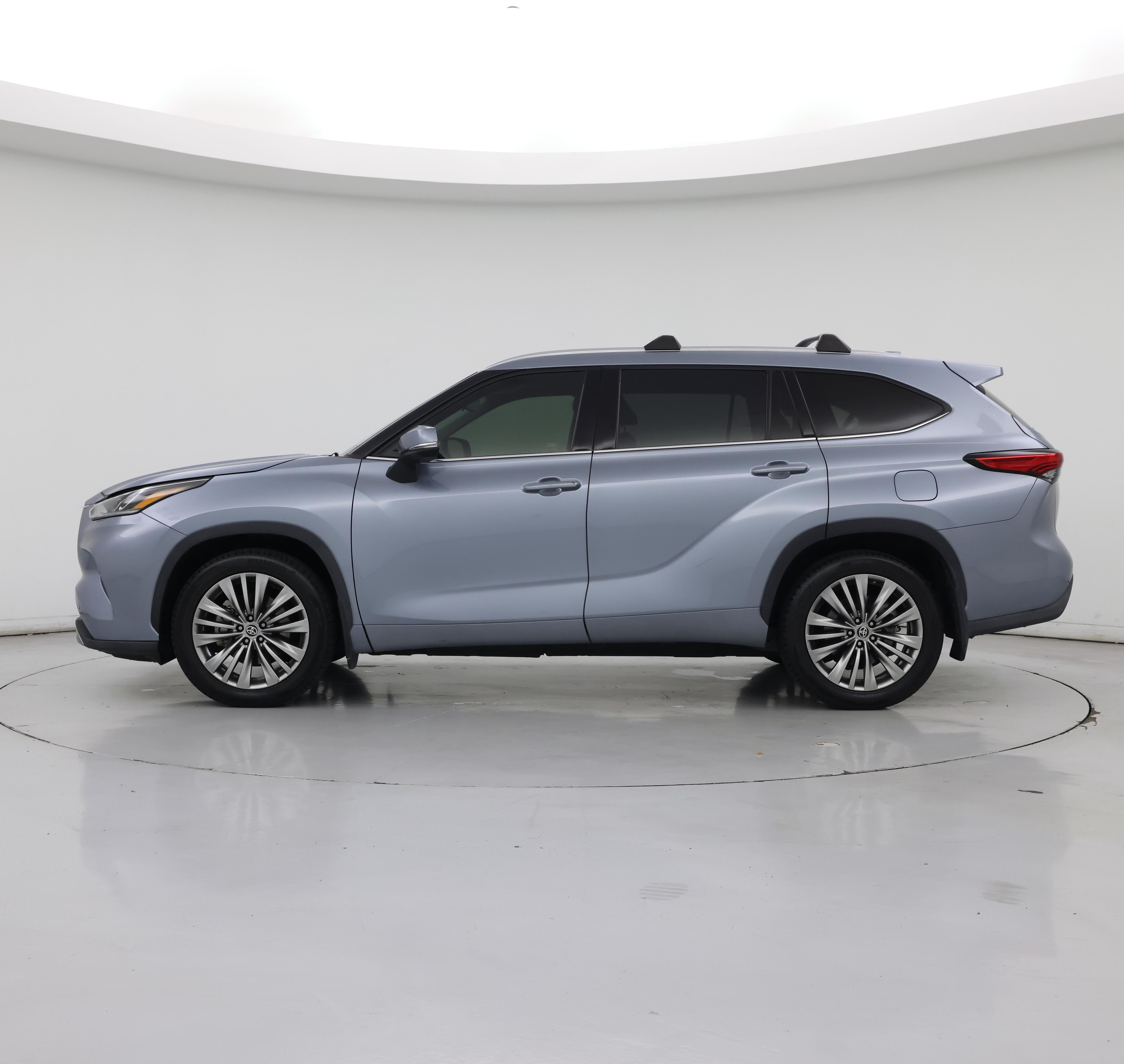 Thumbnail: 2020 Toyota Highlander - 3