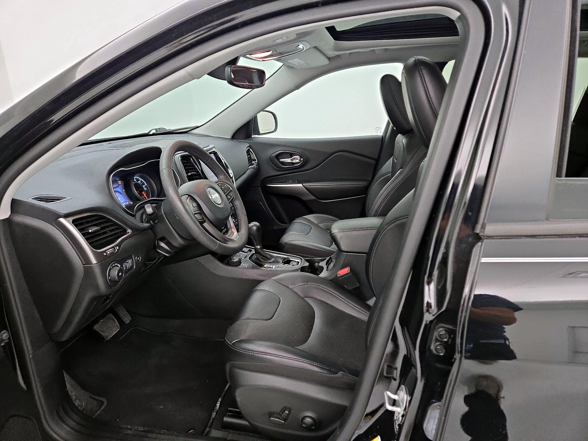 Thumbnail: 2022 Jeep Cherokee - 11