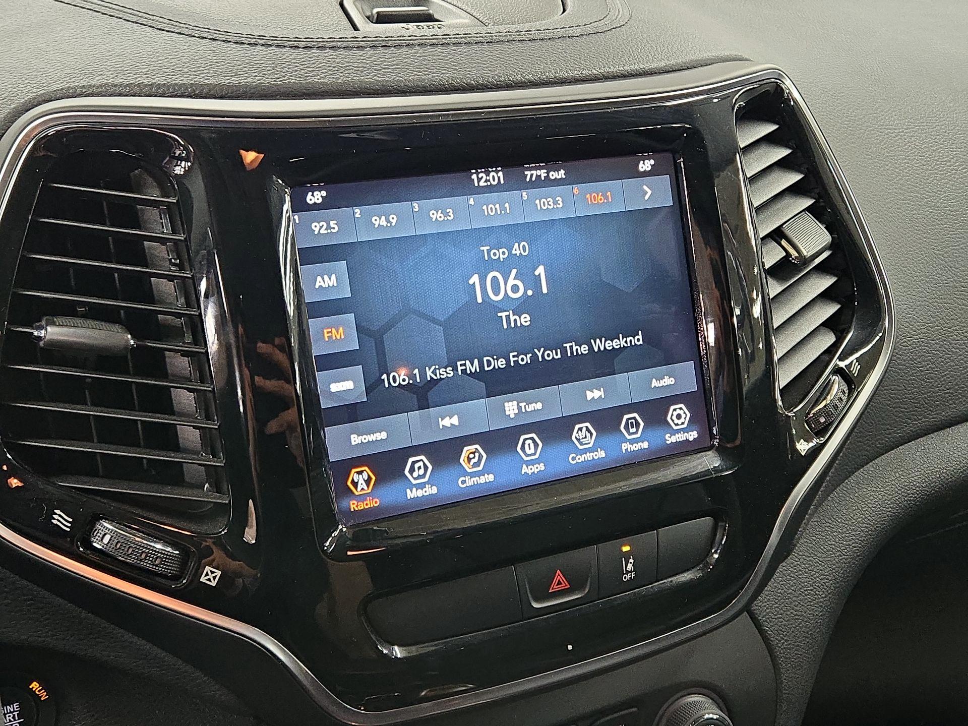 Thumbnail: 2022 Jeep Cherokee - 15