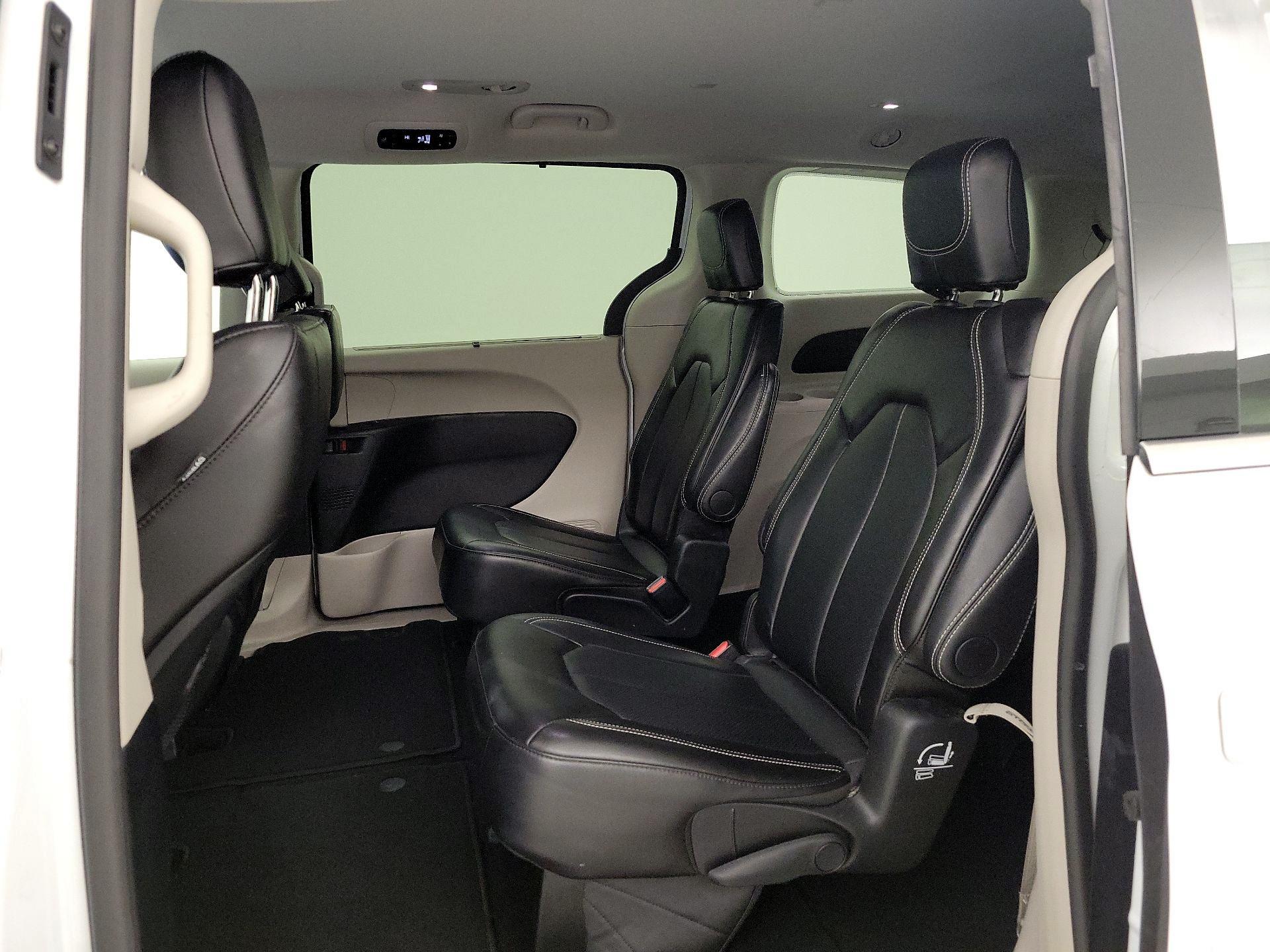 Thumbnail: 2024 Chrysler Pacifica - 18