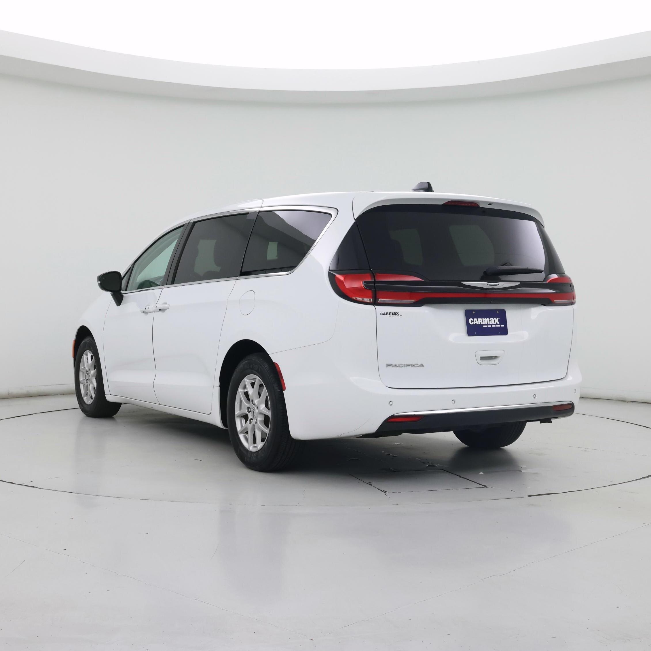 Thumbnail: 2024 Chrysler Pacifica - 2