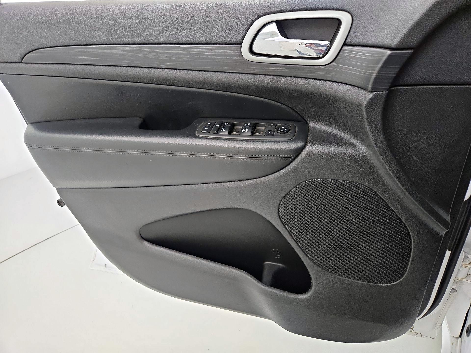 Thumbnail: 2021 Jeep Grand Cherokee - 12