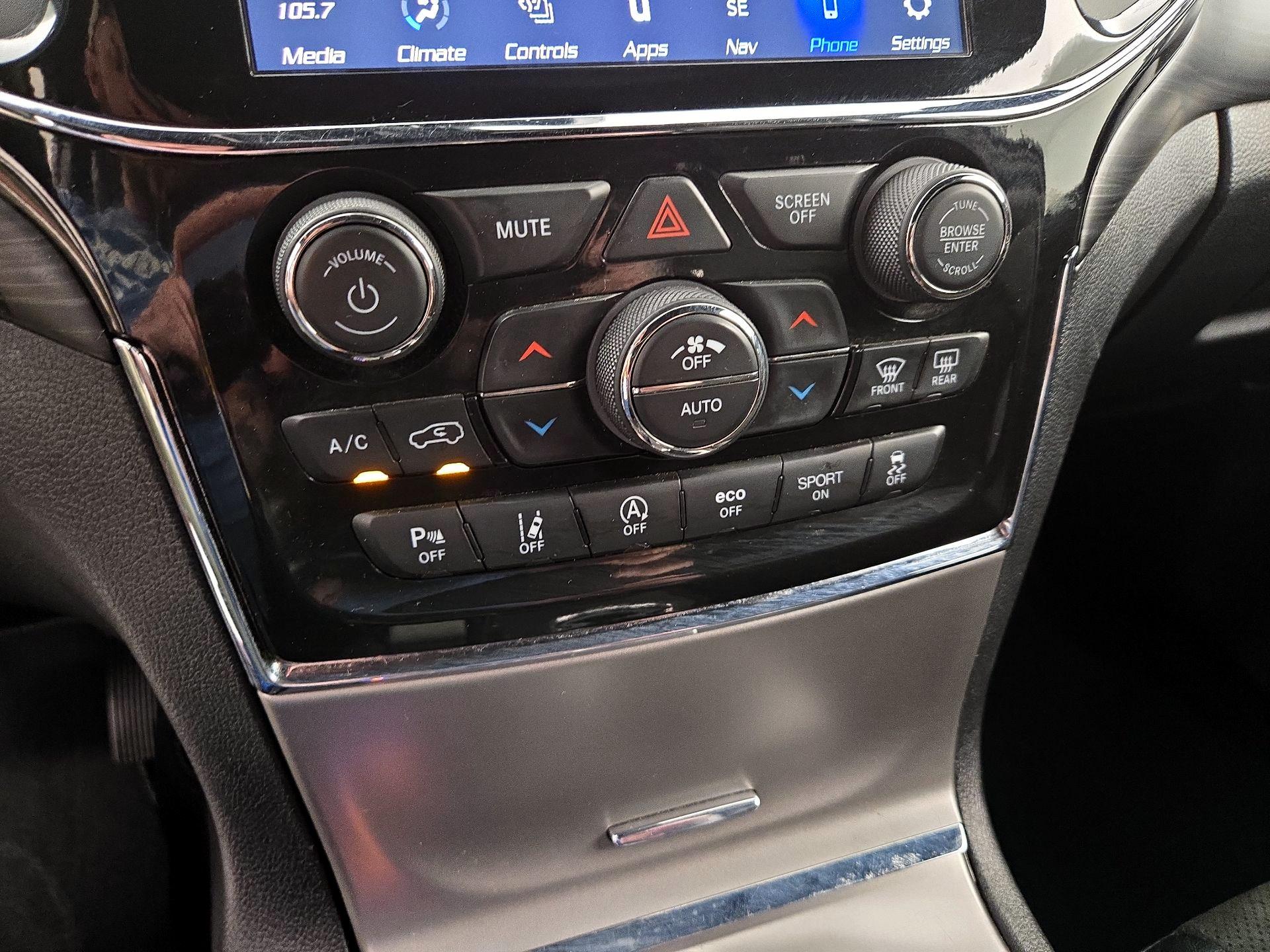 Thumbnail: 2021 Jeep Grand Cherokee - 17