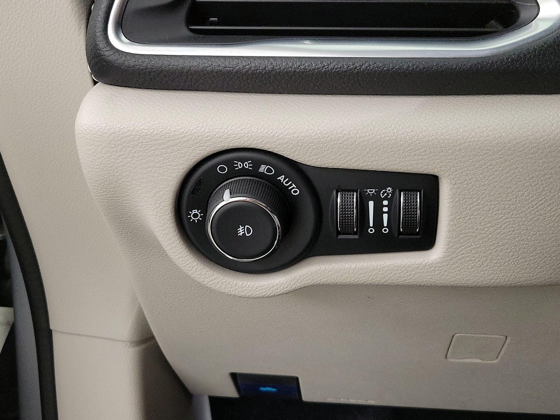 Thumbnail: 2024 Chrysler Pacifica - 13