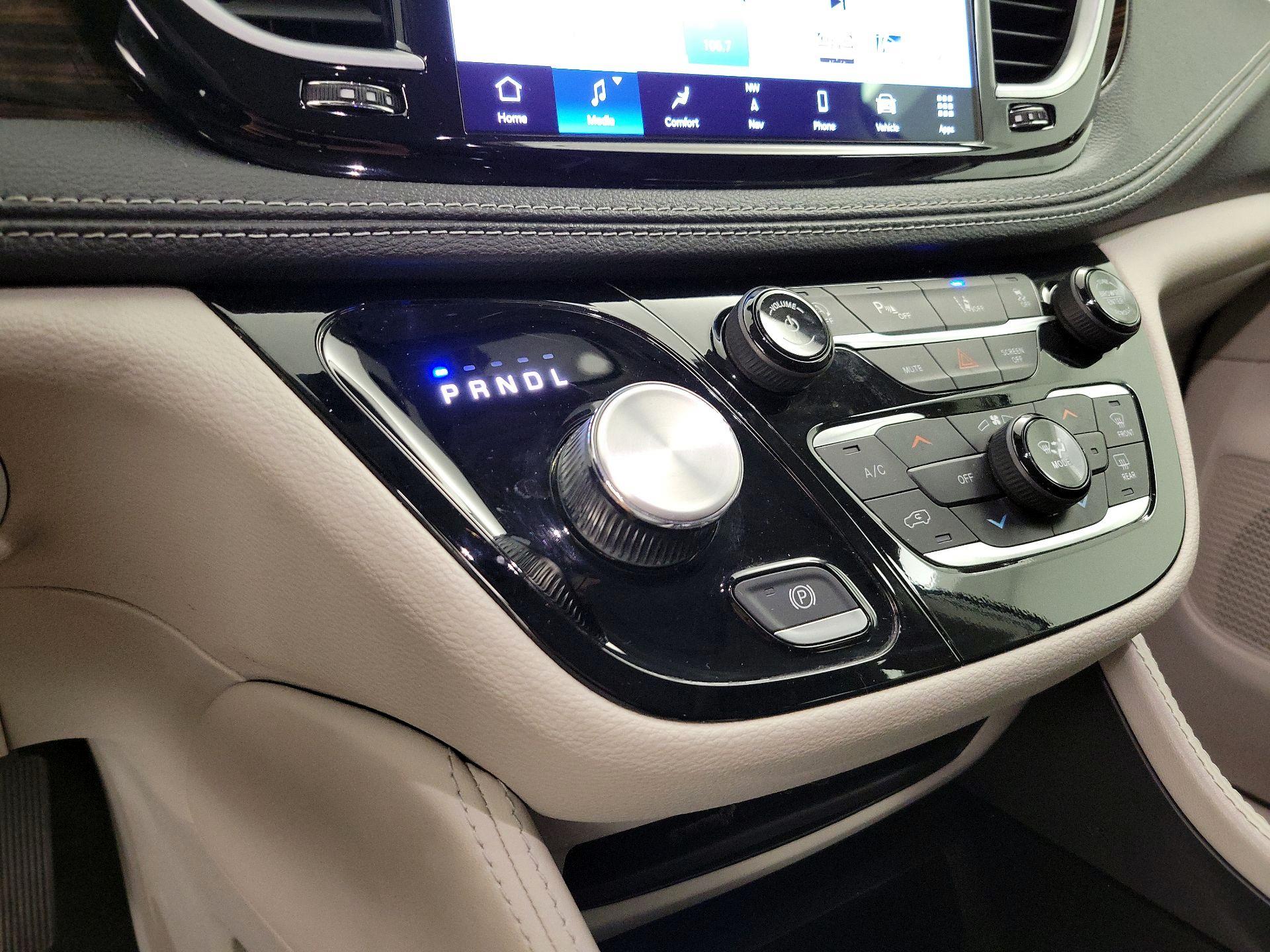 Thumbnail: 2024 Chrysler Pacifica - 17