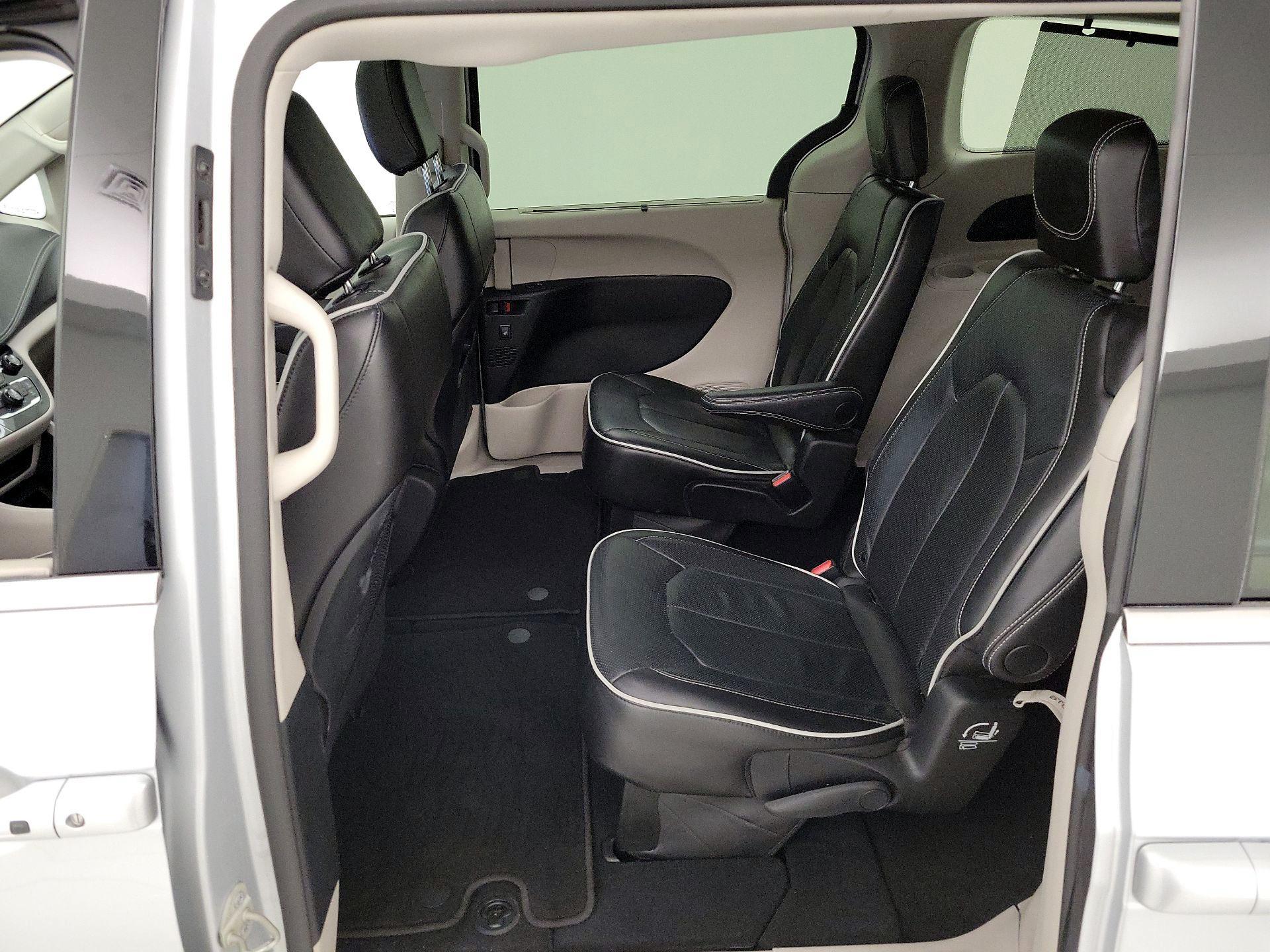 Thumbnail: 2024 Chrysler Pacifica - 19