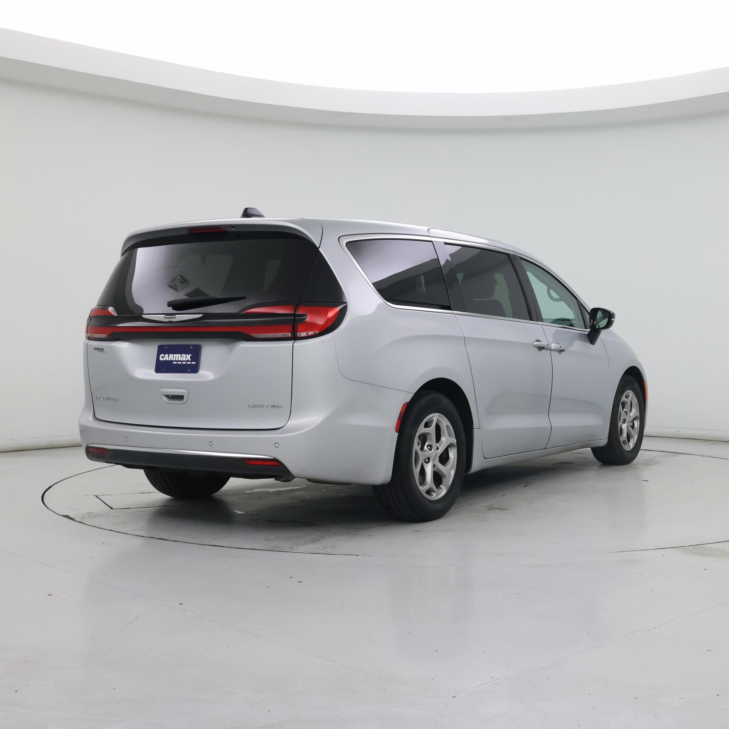 Thumbnail: 2024 Chrysler Pacifica - 8