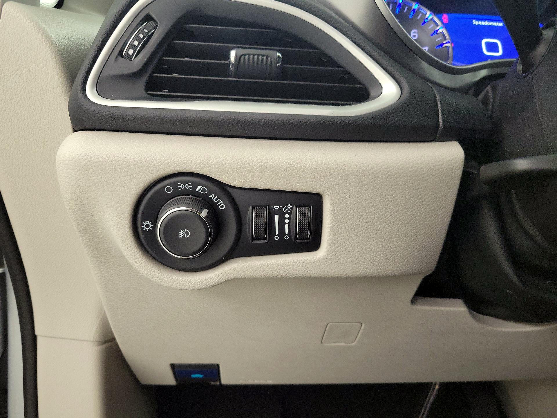 Thumbnail: 2024 Chrysler Pacifica - 13