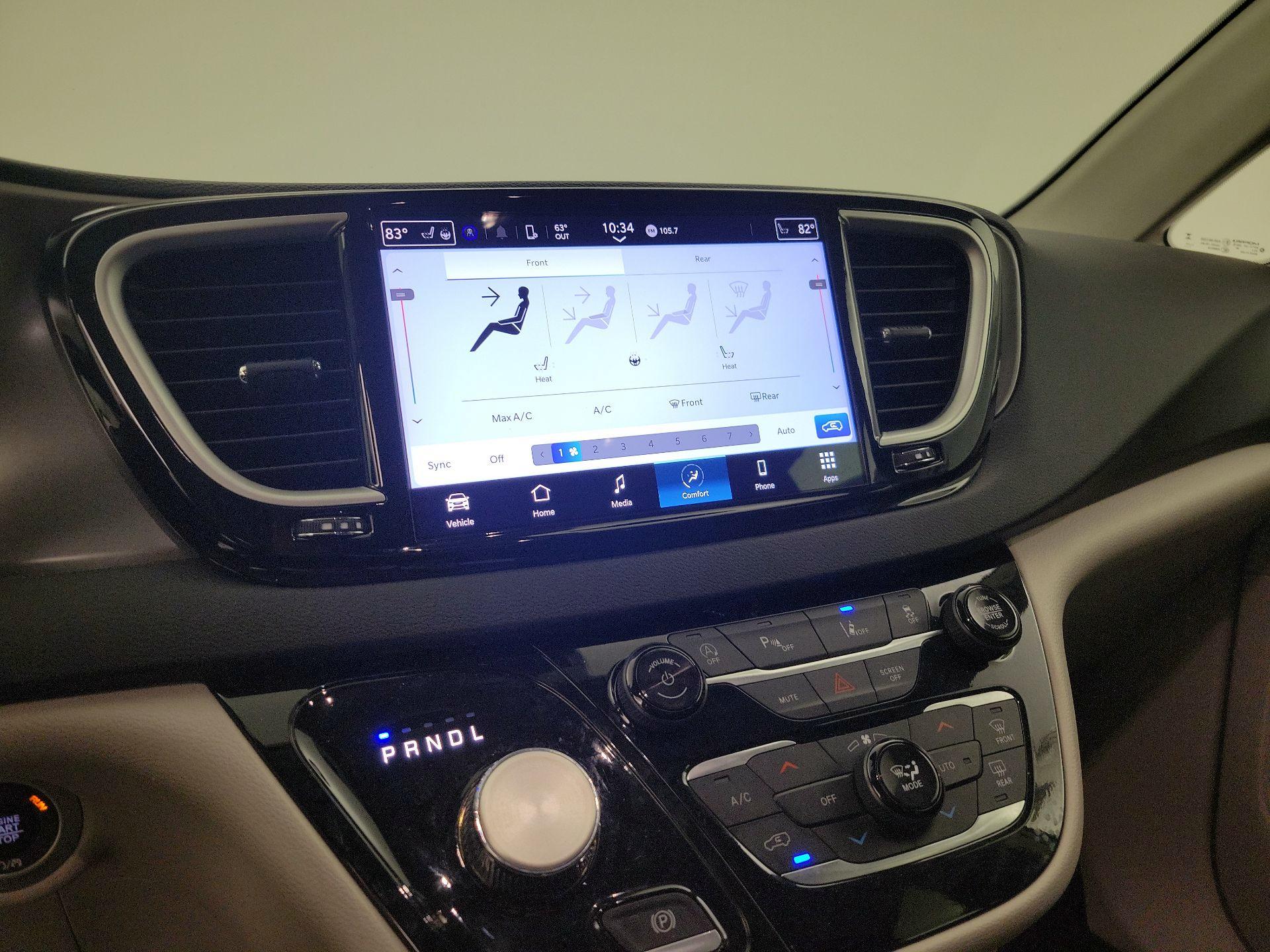 Thumbnail: 2024 Chrysler Pacifica - 16