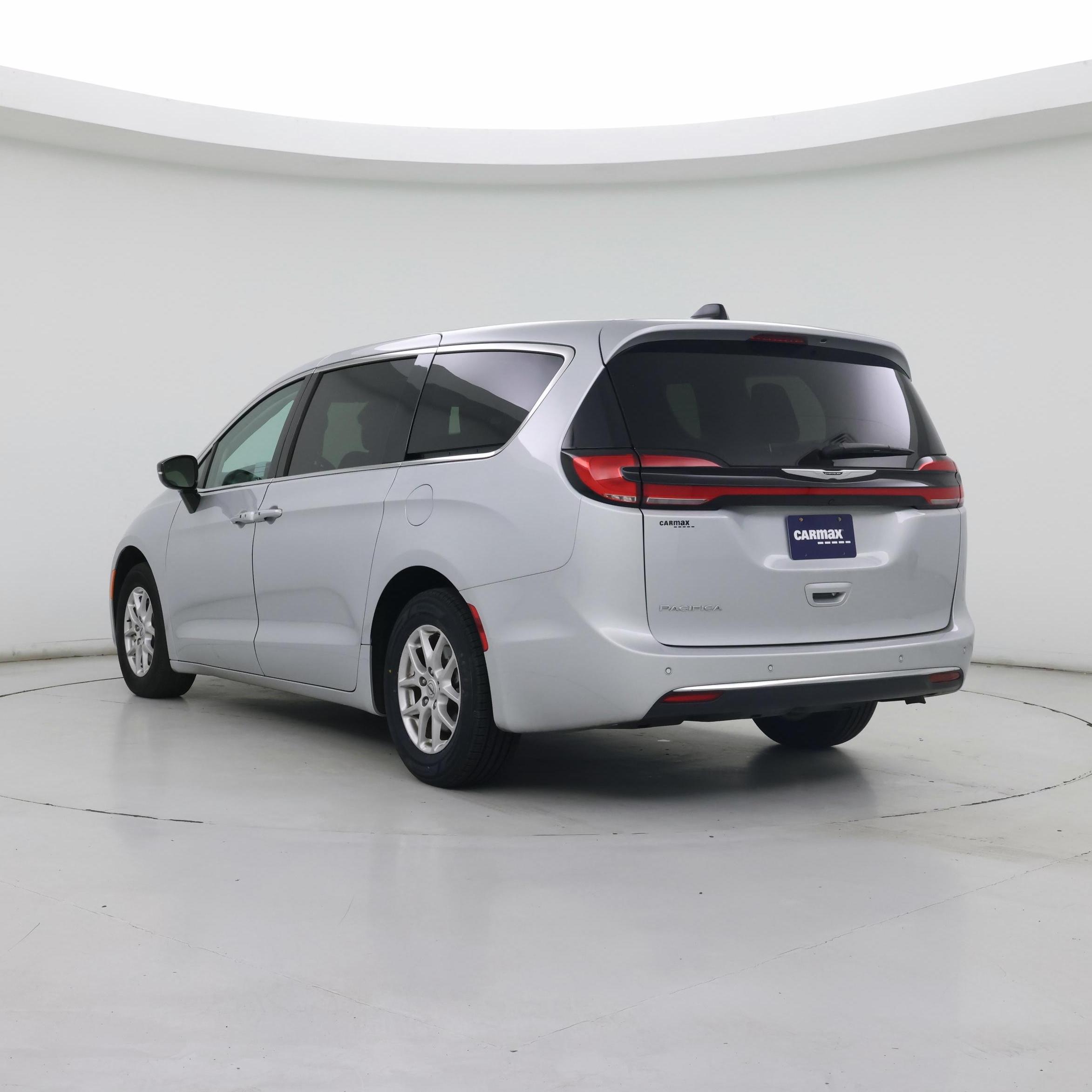 Thumbnail: 2024 Chrysler Pacifica - 2