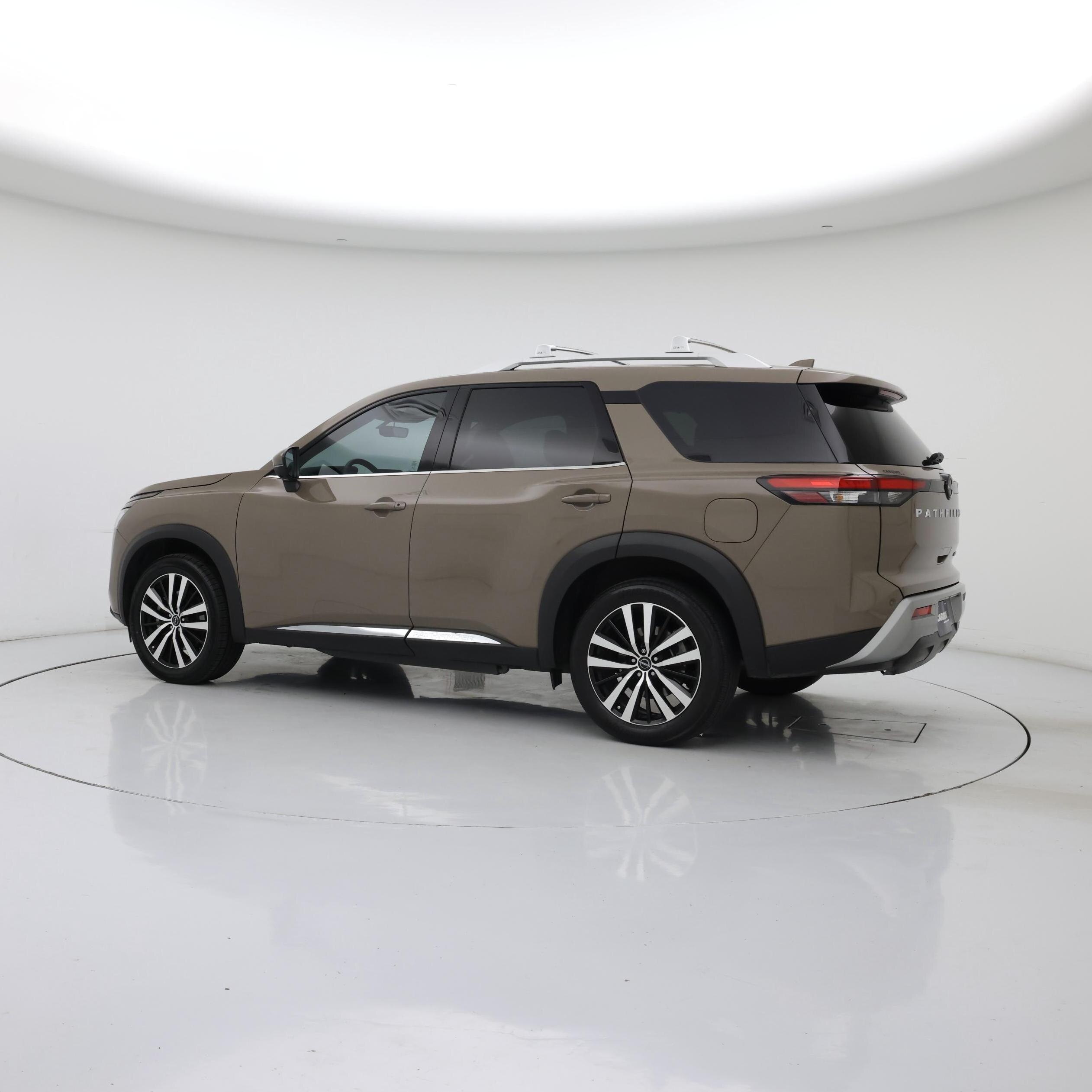 Thumbnail: 2023 Nissan Pathfinder - 3