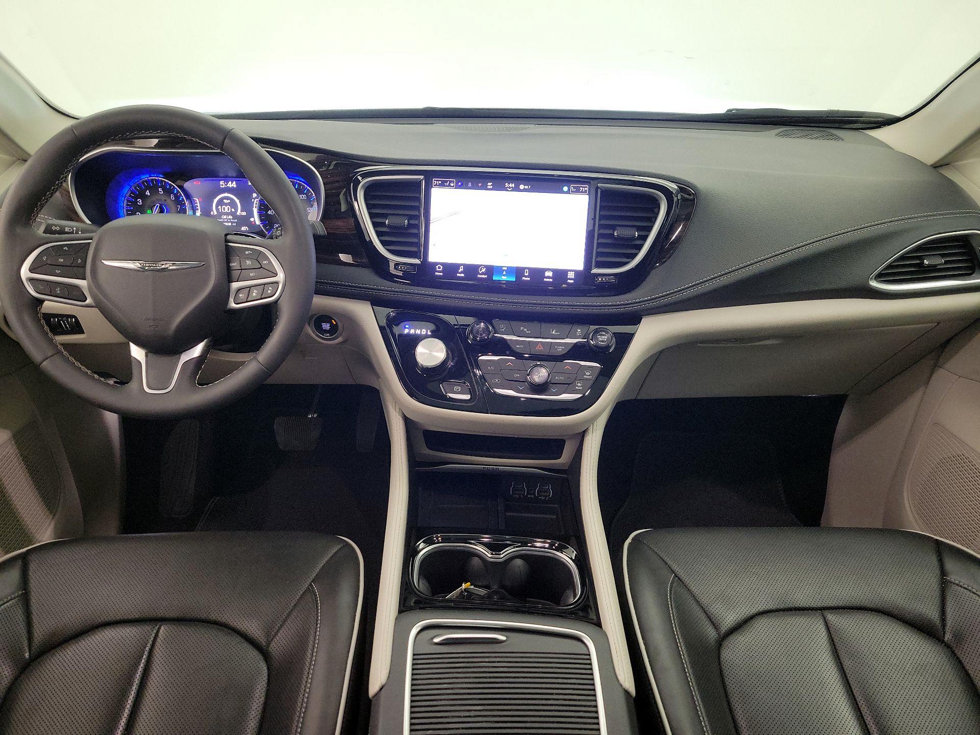 Thumbnail: 2024 Chrysler Pacifica - 9