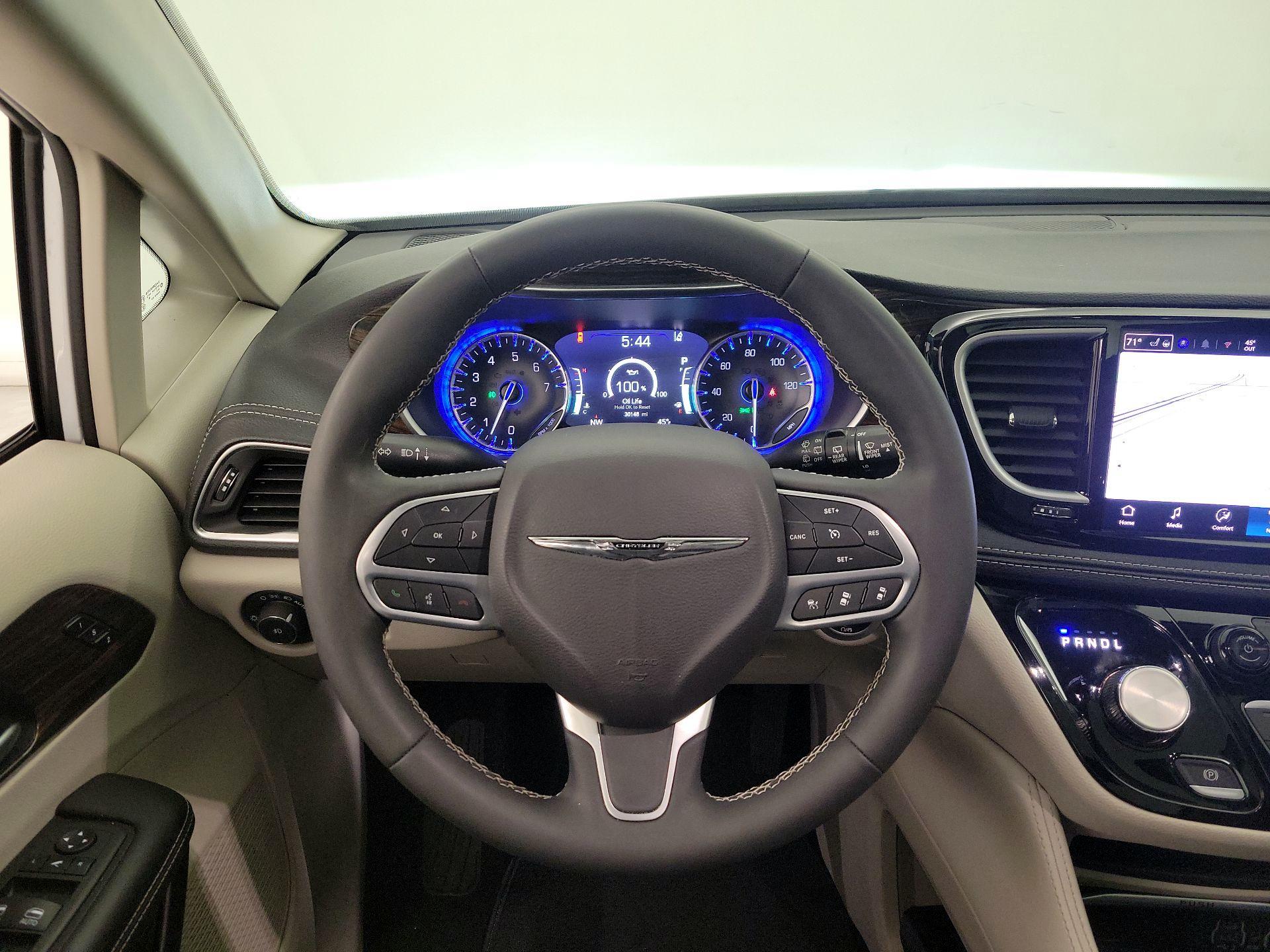 Thumbnail: 2024 Chrysler Pacifica - 10