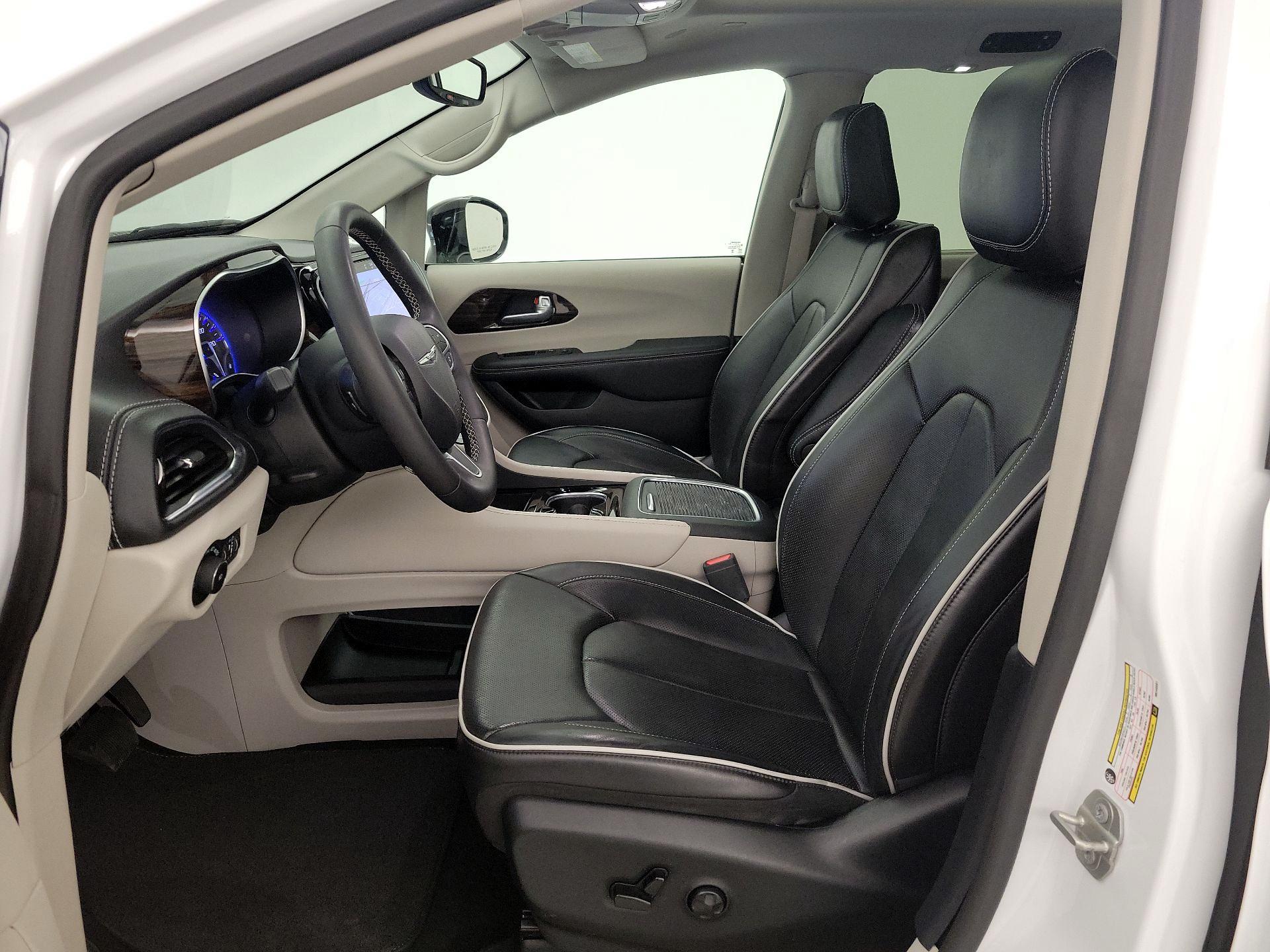 Thumbnail: 2024 Chrysler Pacifica - 11