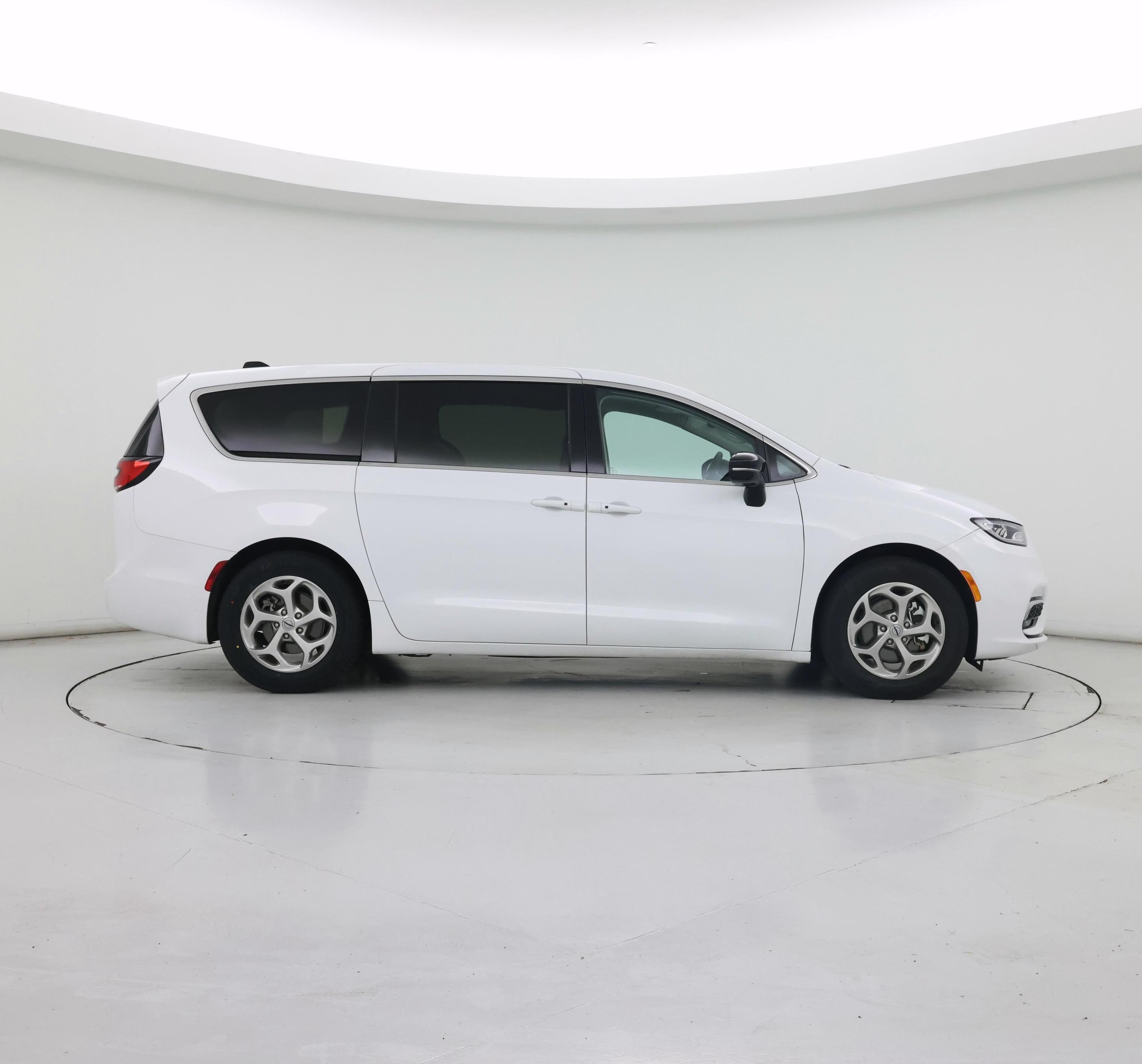 Thumbnail: 2024 Chrysler Pacifica - 7