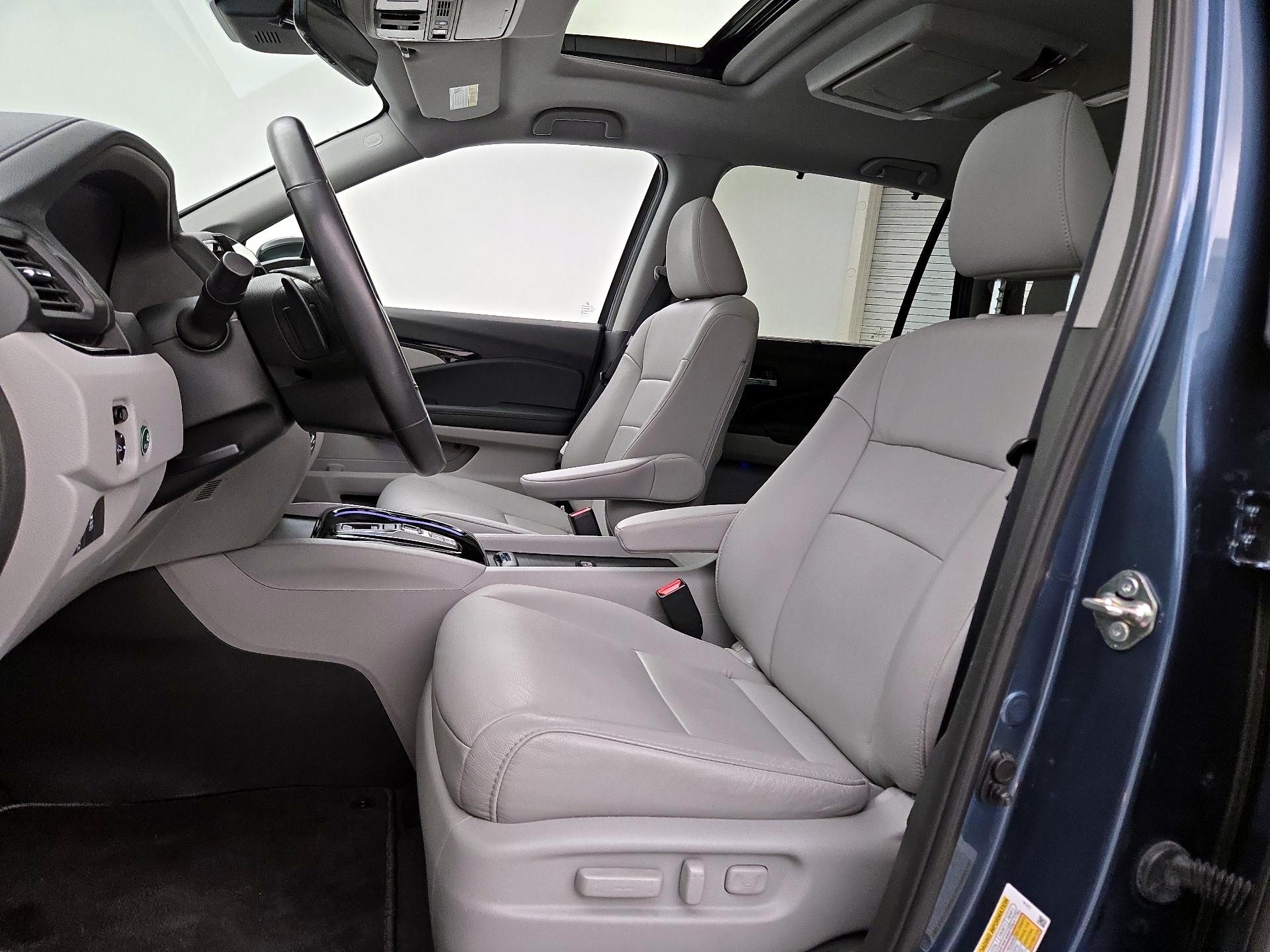Thumbnail: 2020 Honda Pilot - 11