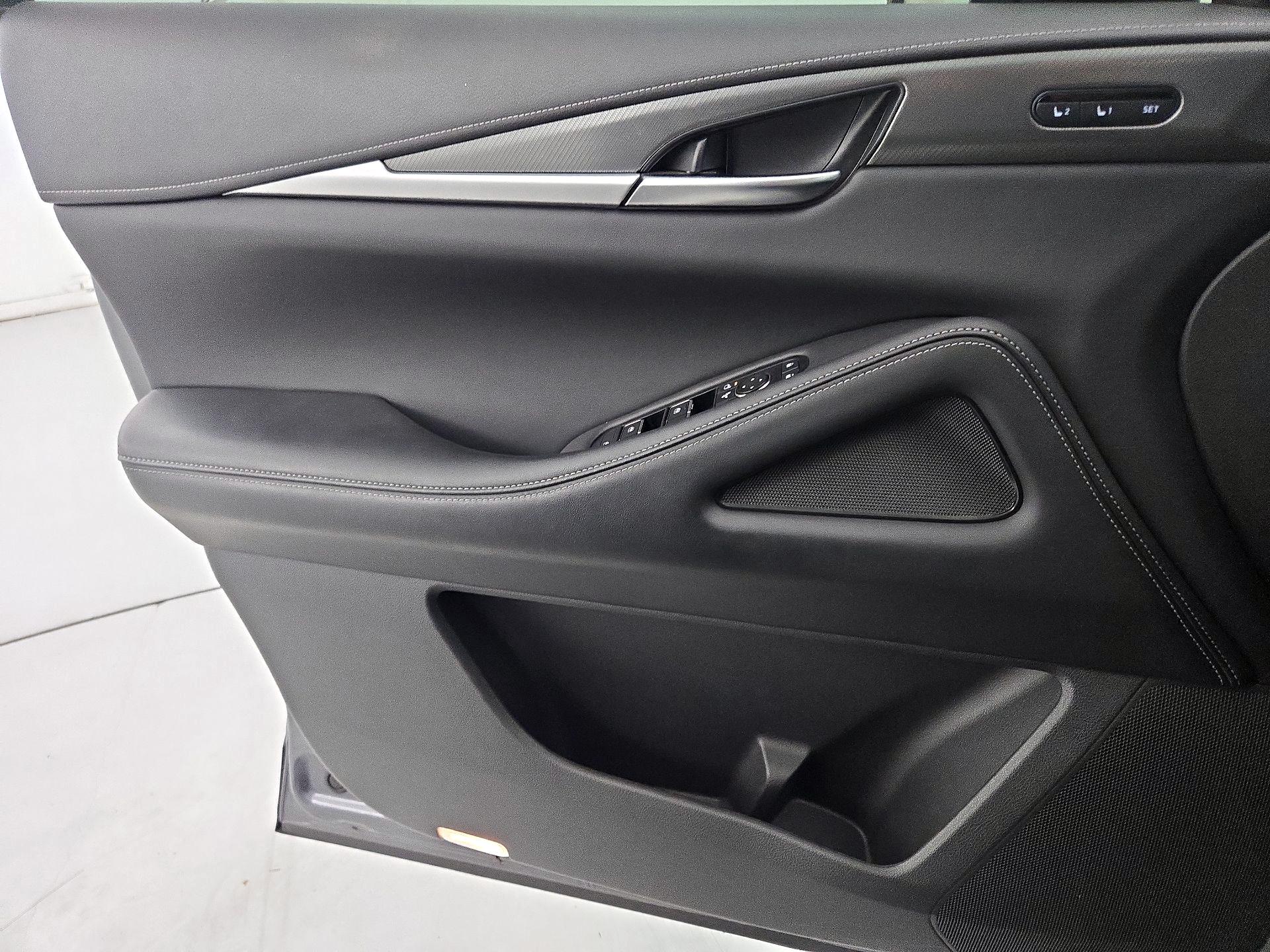 Thumbnail: 2023 INFINITI QX60 - 12