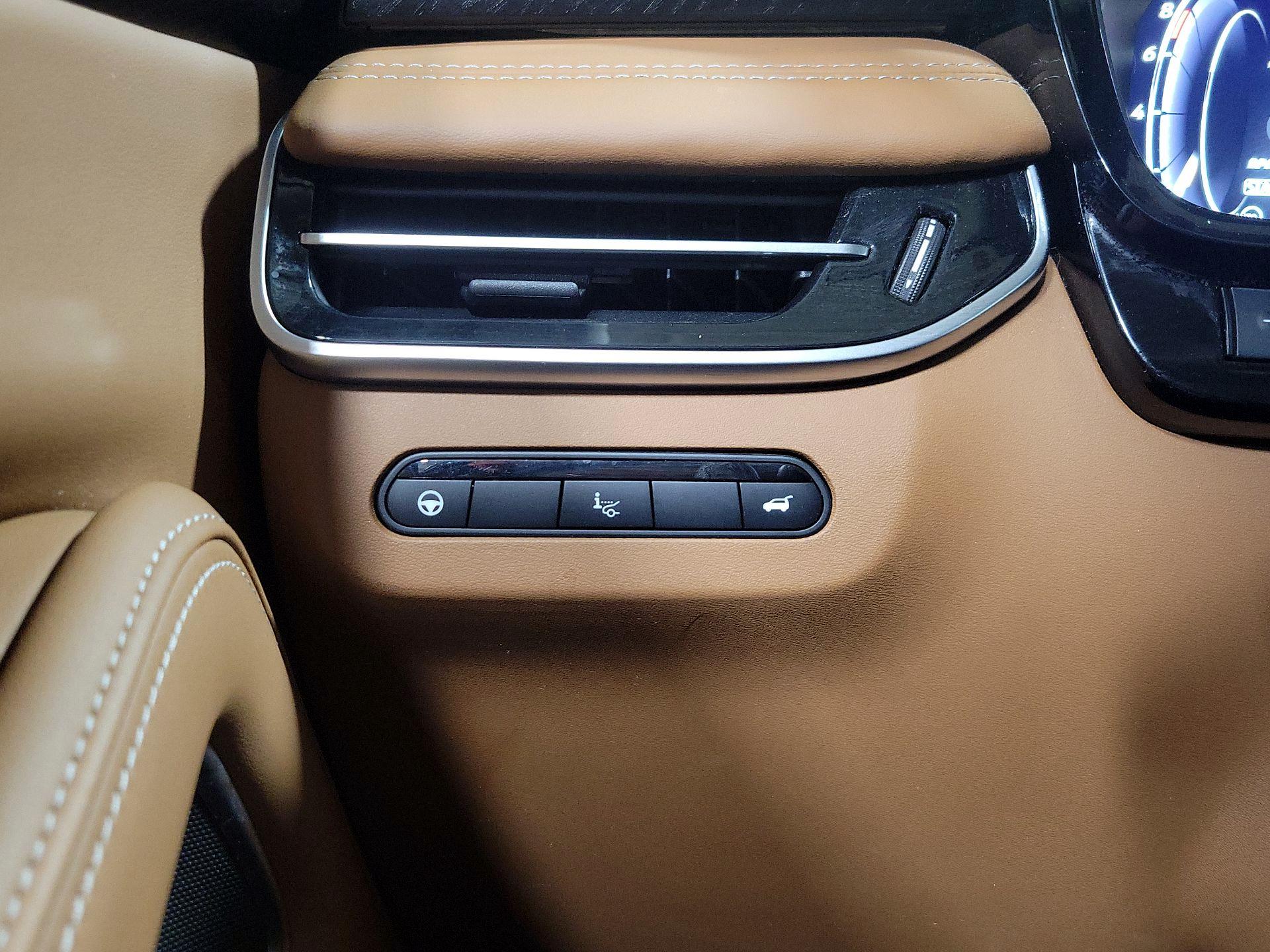 Thumbnail: 2022 INFINITI QX60 - 13