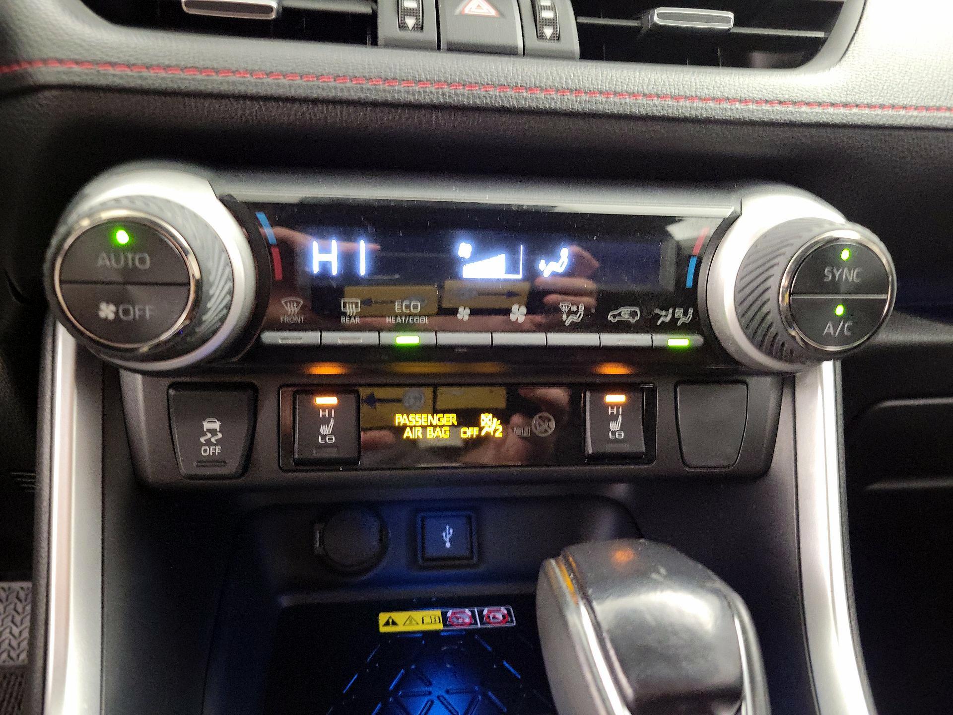 Thumbnail: 2022 Toyota RAV4 - 16