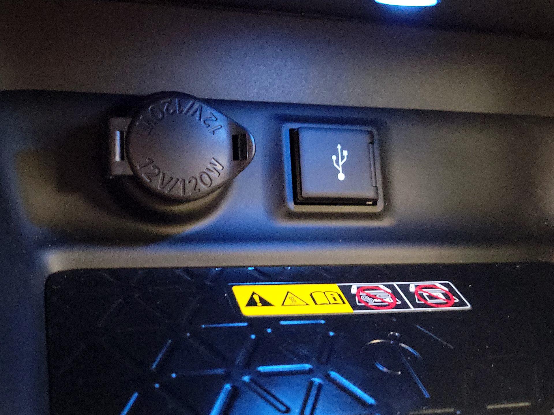 Thumbnail: 2022 Toyota RAV4 - 18