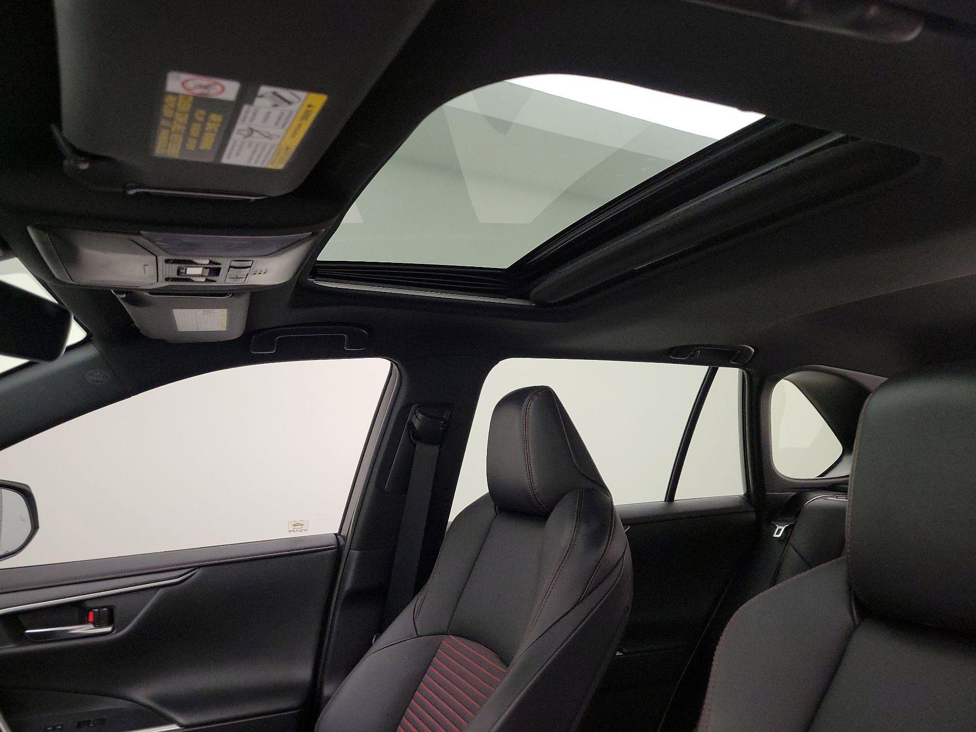 Thumbnail: 2022 Toyota RAV4 - 19