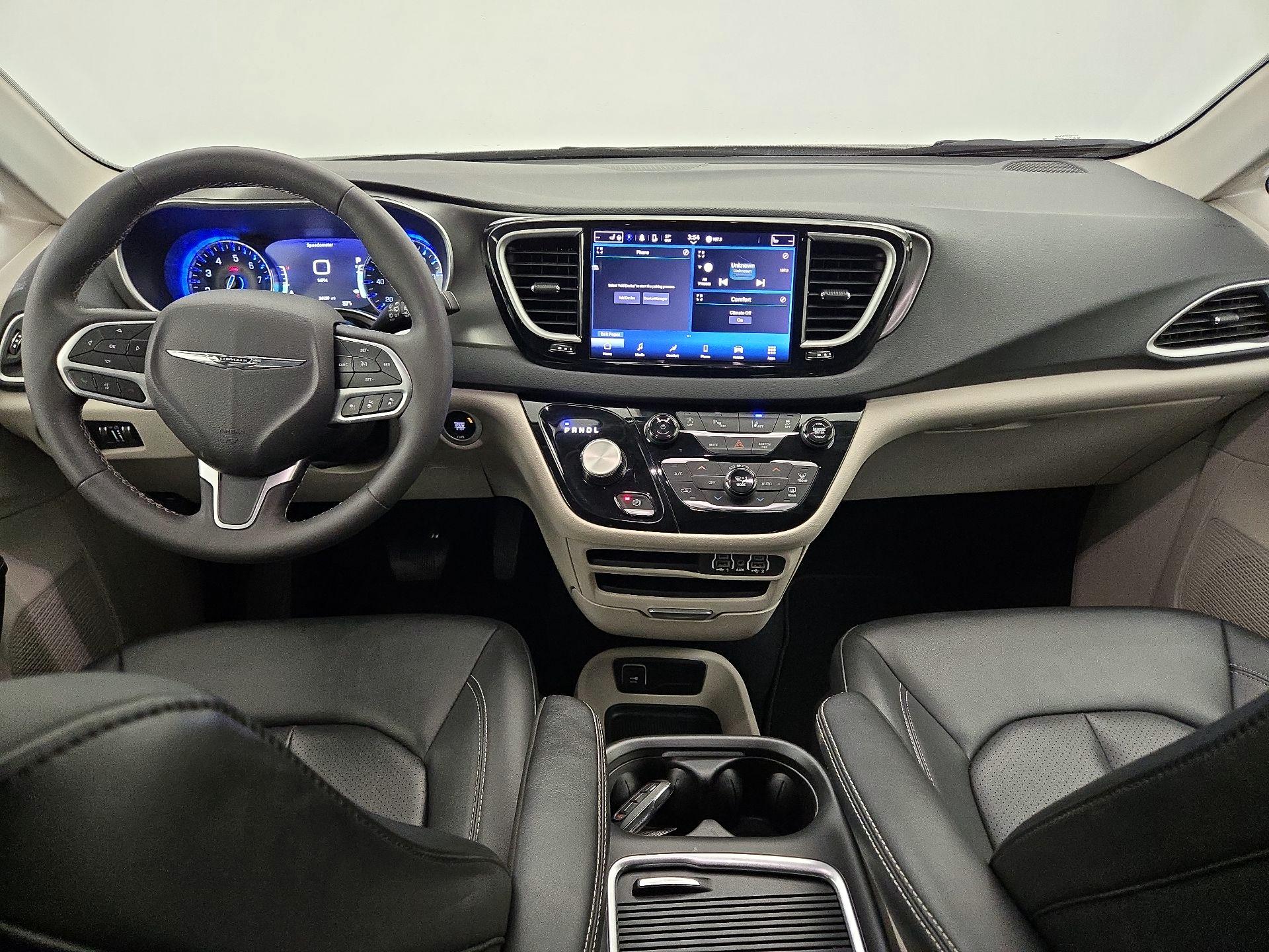 Thumbnail: 2024 Chrysler Pacifica - 9