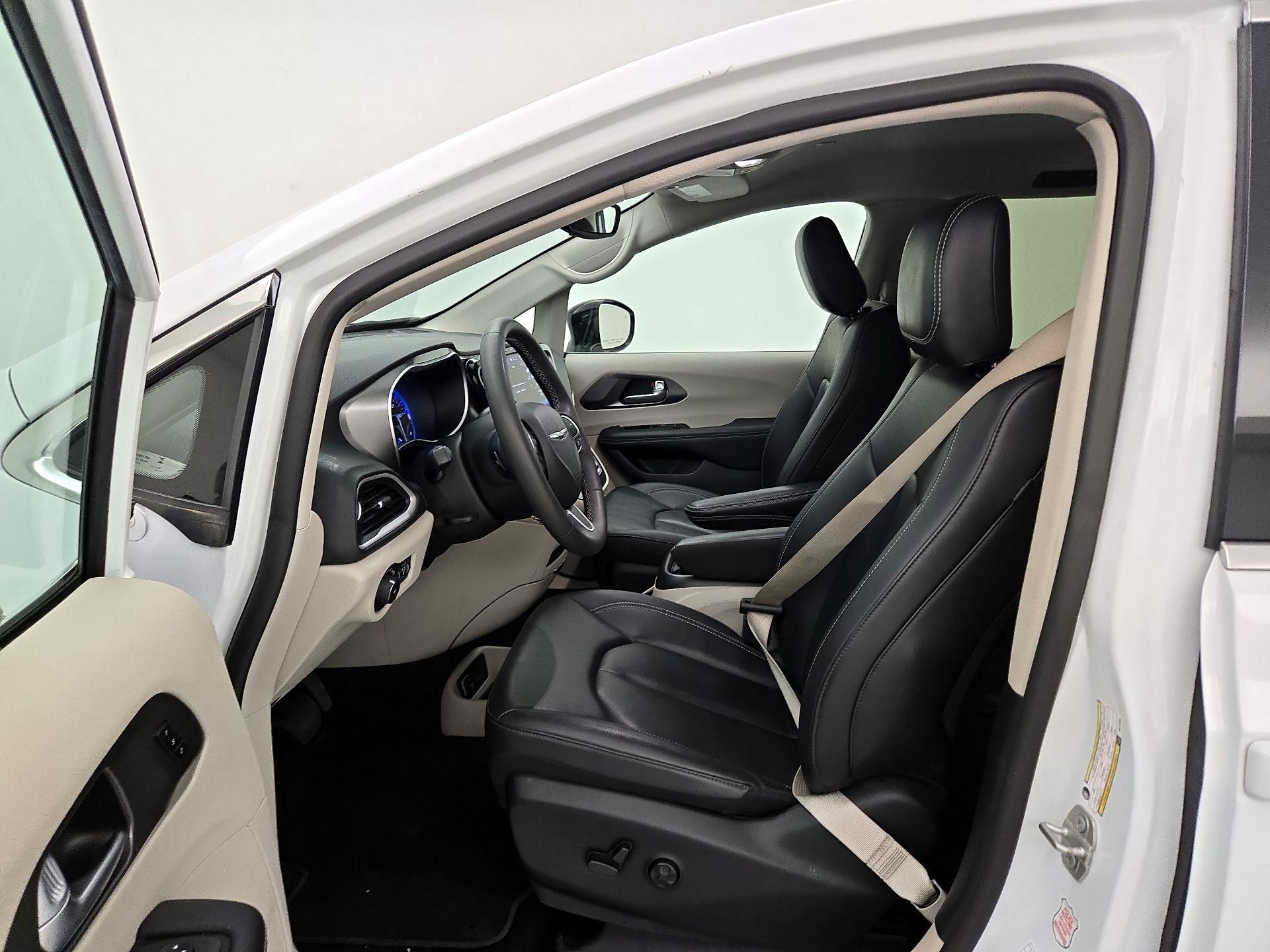 Thumbnail: 2024 Chrysler Pacifica - 11