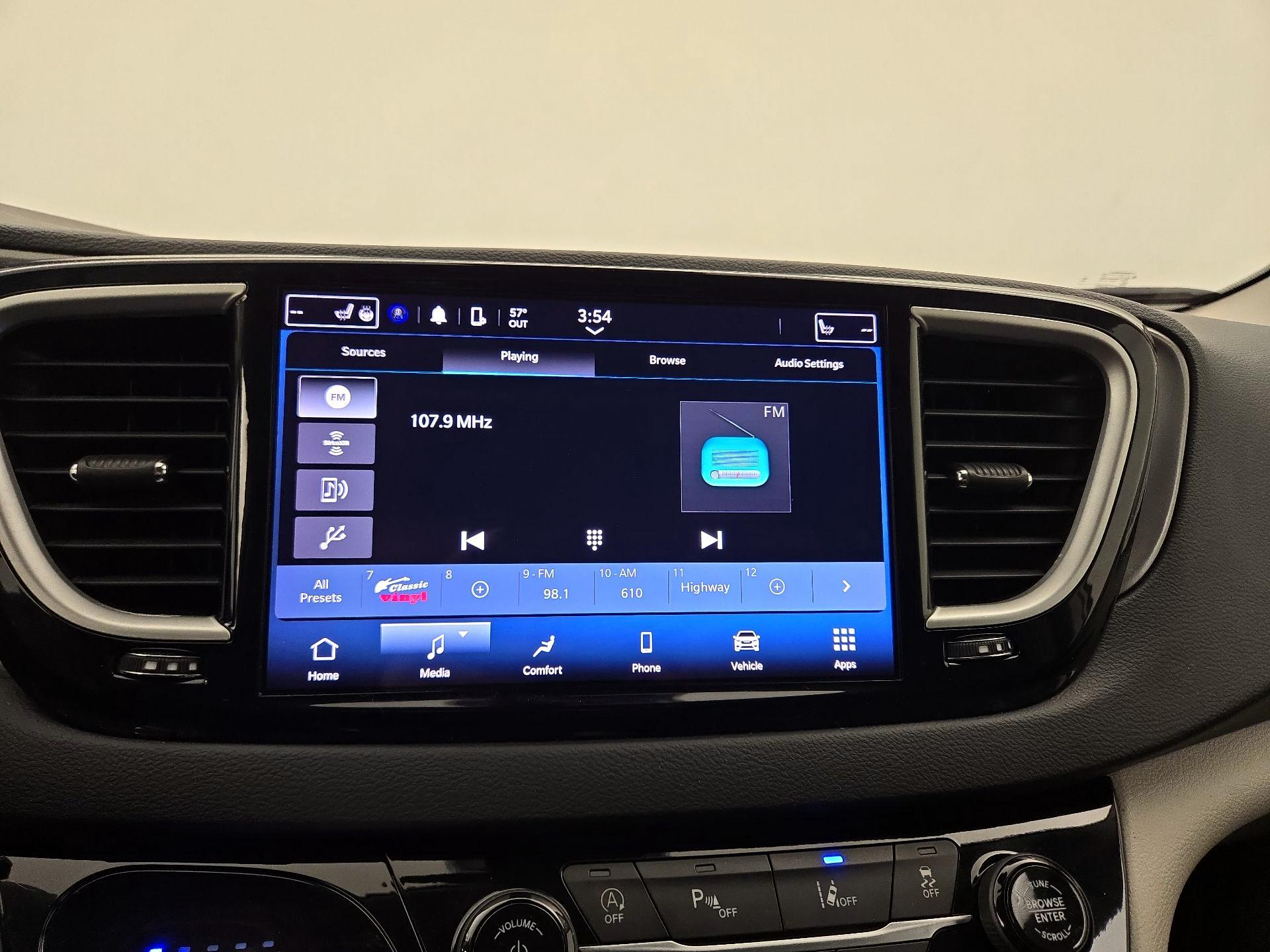 Thumbnail: 2024 Chrysler Pacifica - 15