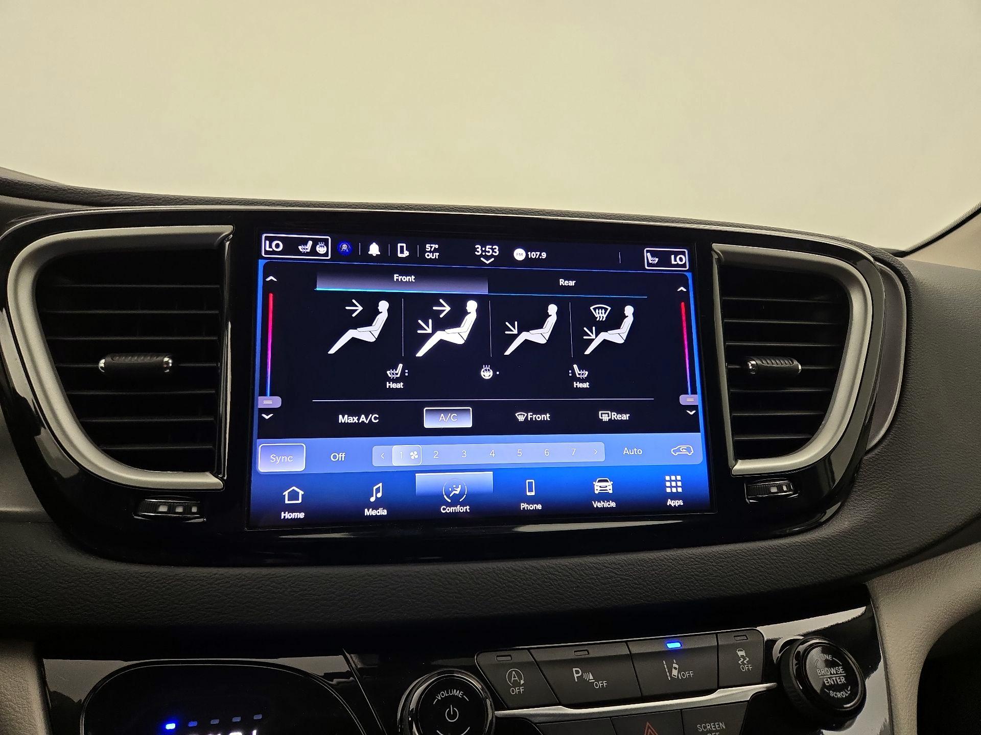 Thumbnail: 2024 Chrysler Pacifica - 16