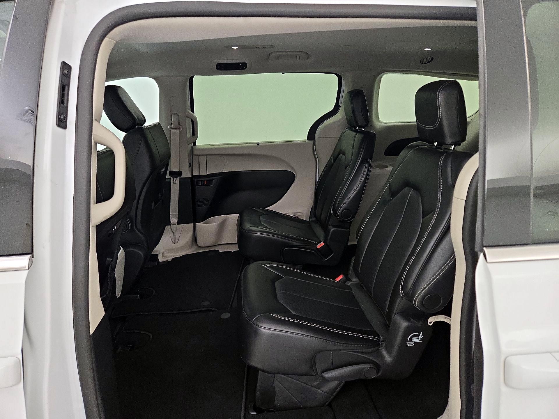 Thumbnail: 2024 Chrysler Pacifica - 19