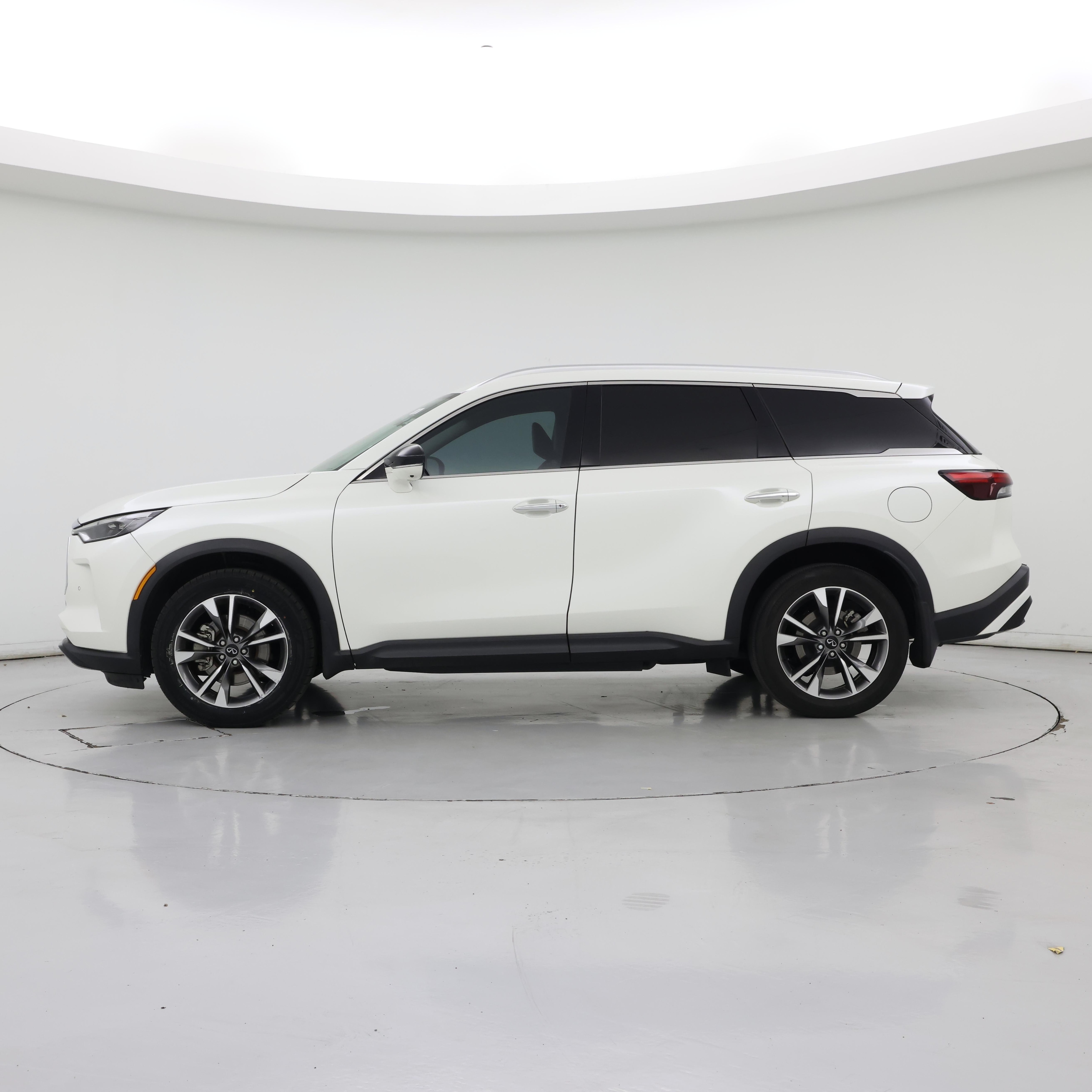 Thumbnail: 2023 INFINITI QX60 - 3