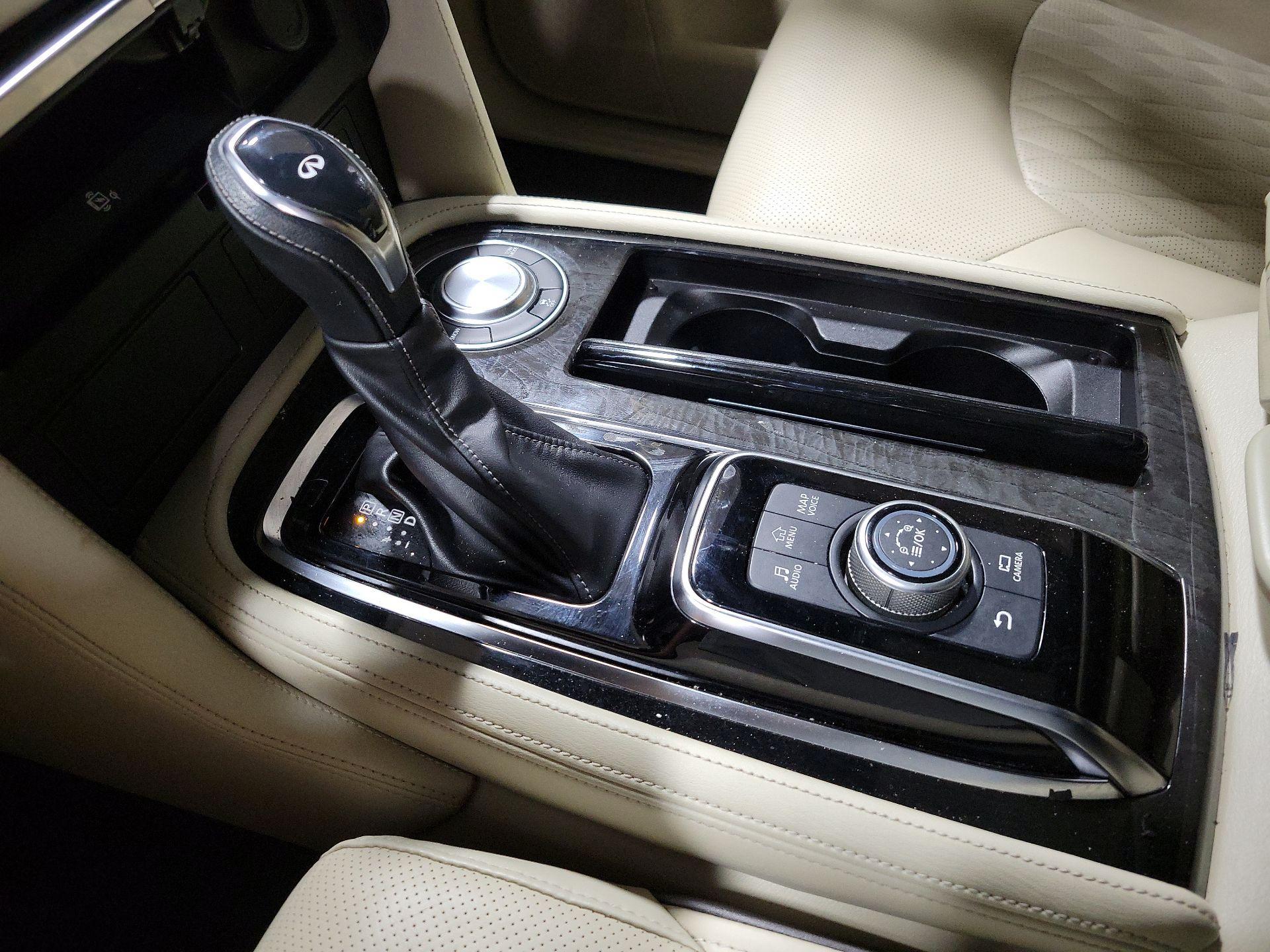 Thumbnail: 2022 INFINITI QX80 - 17