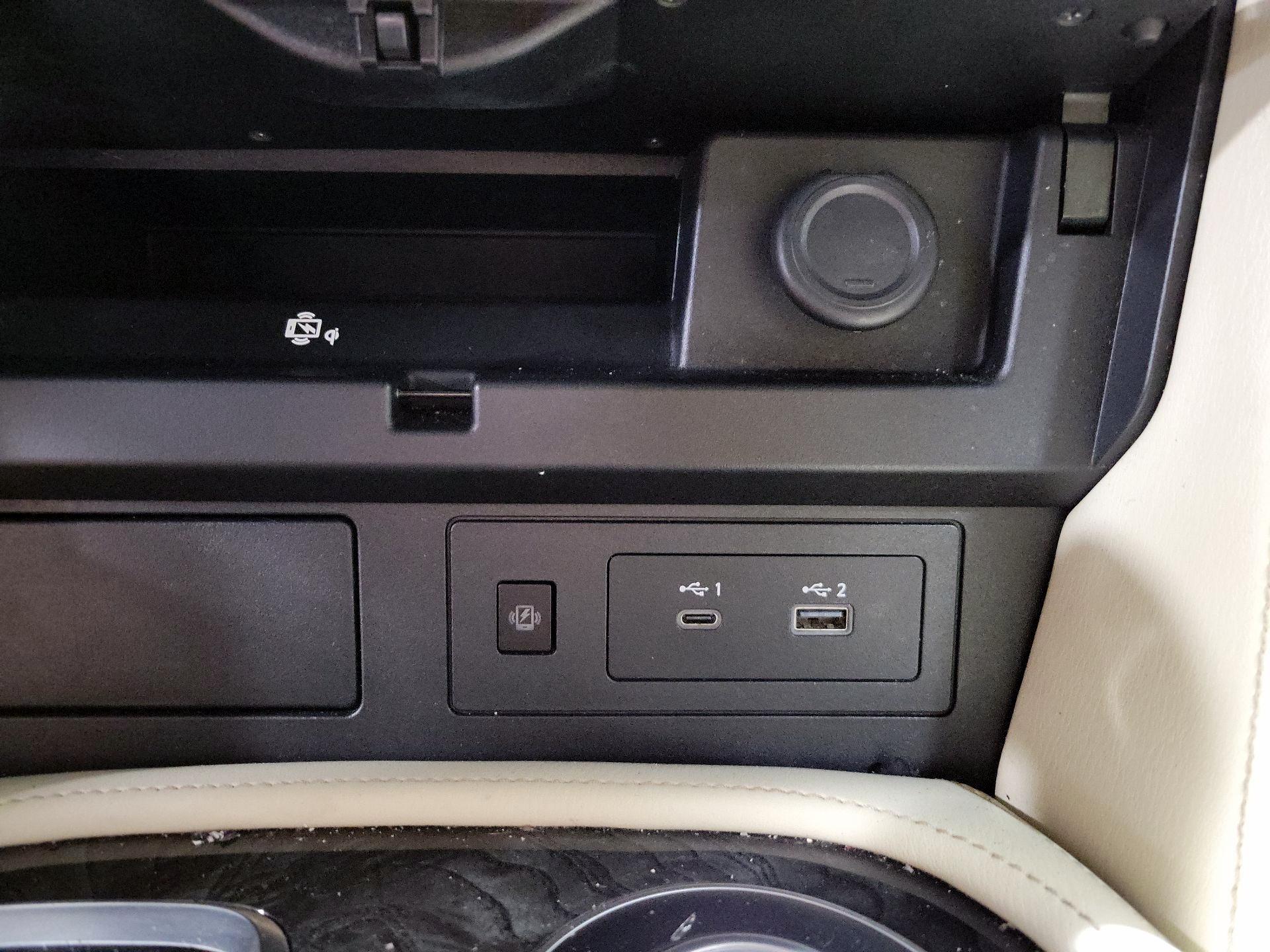 Thumbnail: 2022 INFINITI QX80 - 18