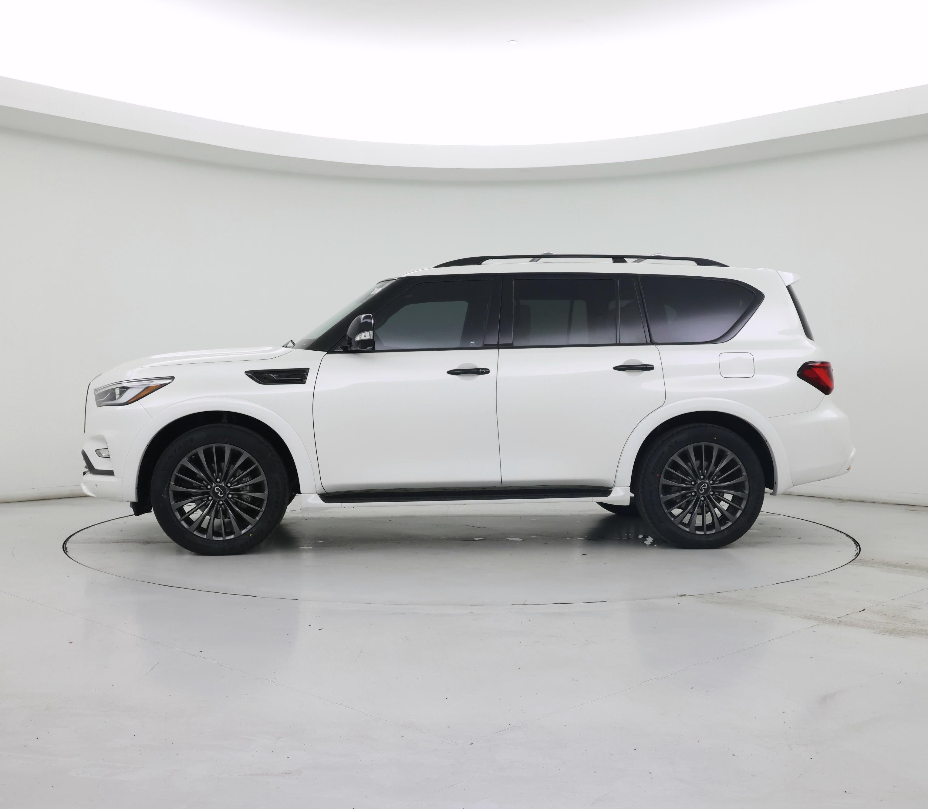 Thumbnail: 2022 INFINITI QX80 - 3