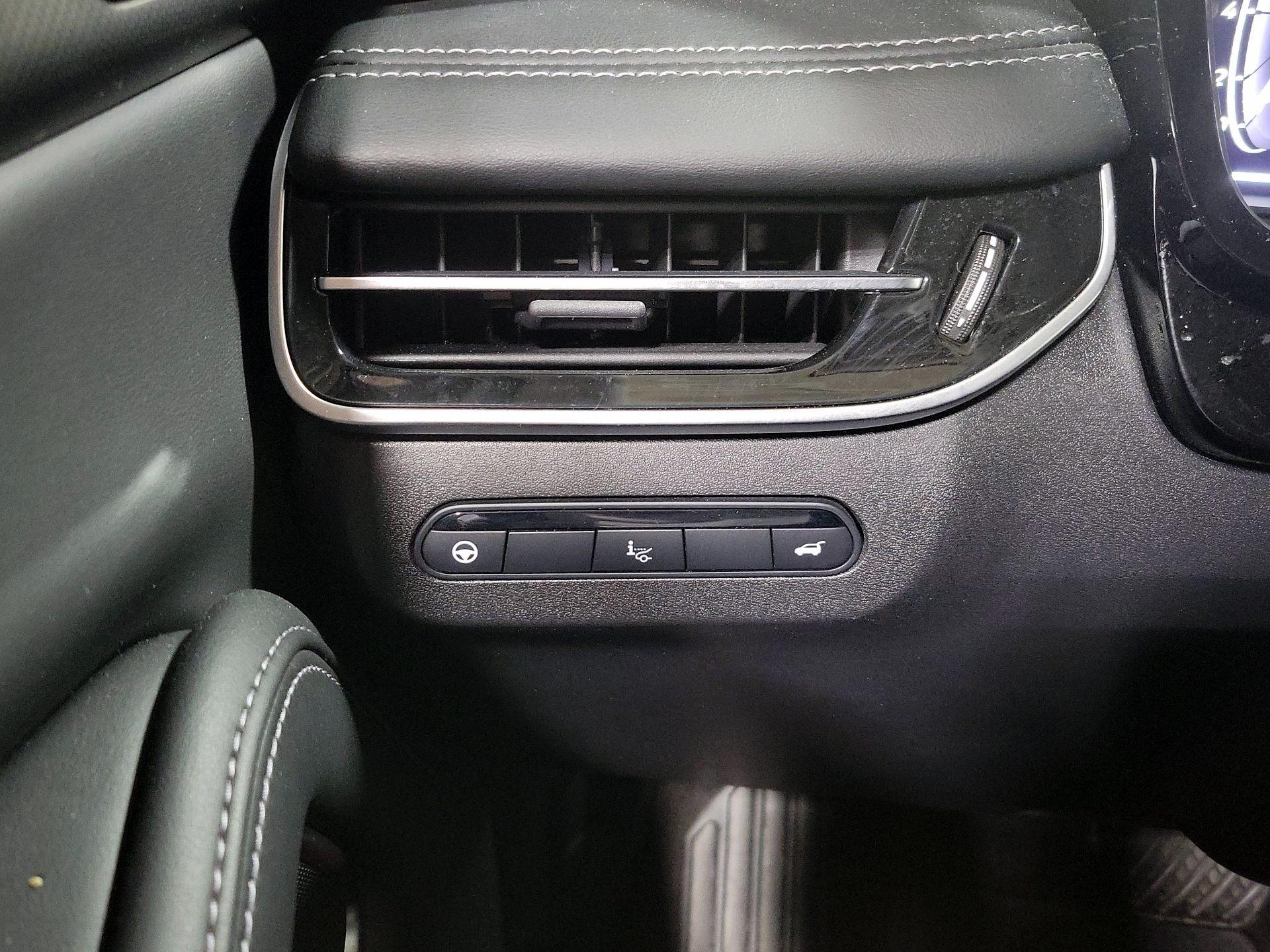 Thumbnail: 2023 INFINITI QX60 - 13