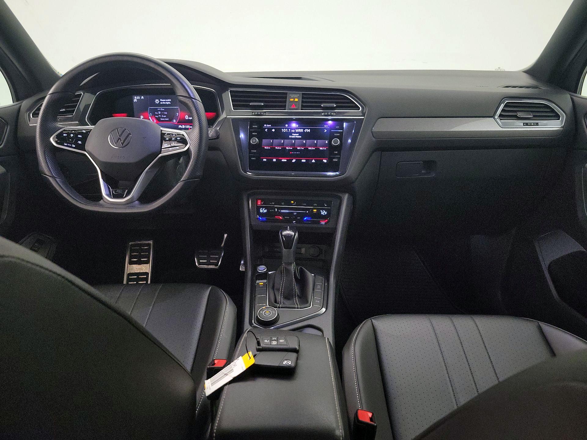 Thumbnail: 2022 Volkswagen Tiguan - 9