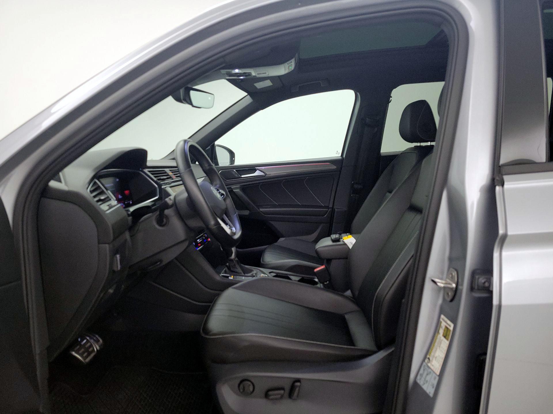 Thumbnail: 2022 Volkswagen Tiguan - 11