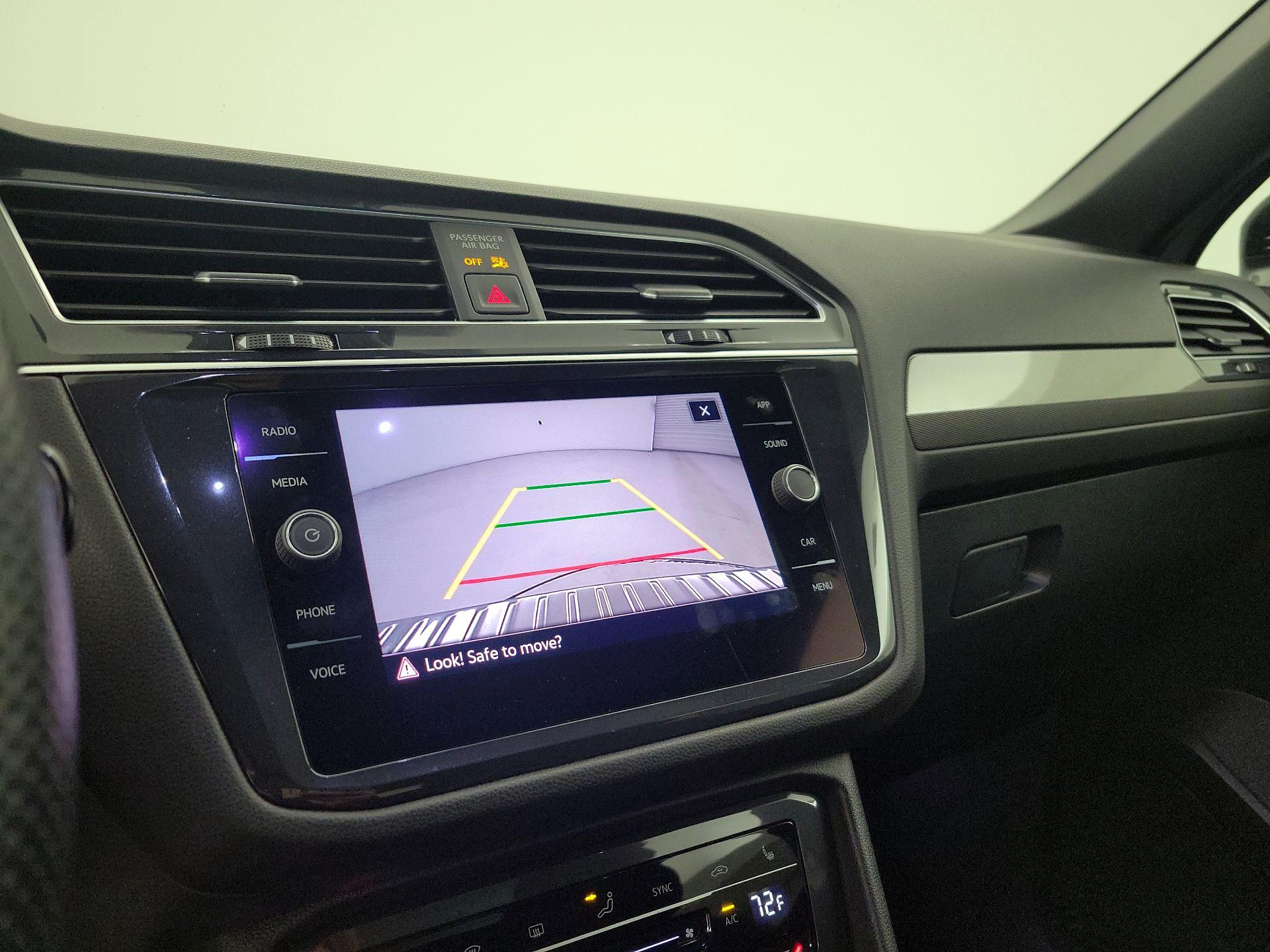 Thumbnail: 2022 Volkswagen Tiguan - 14