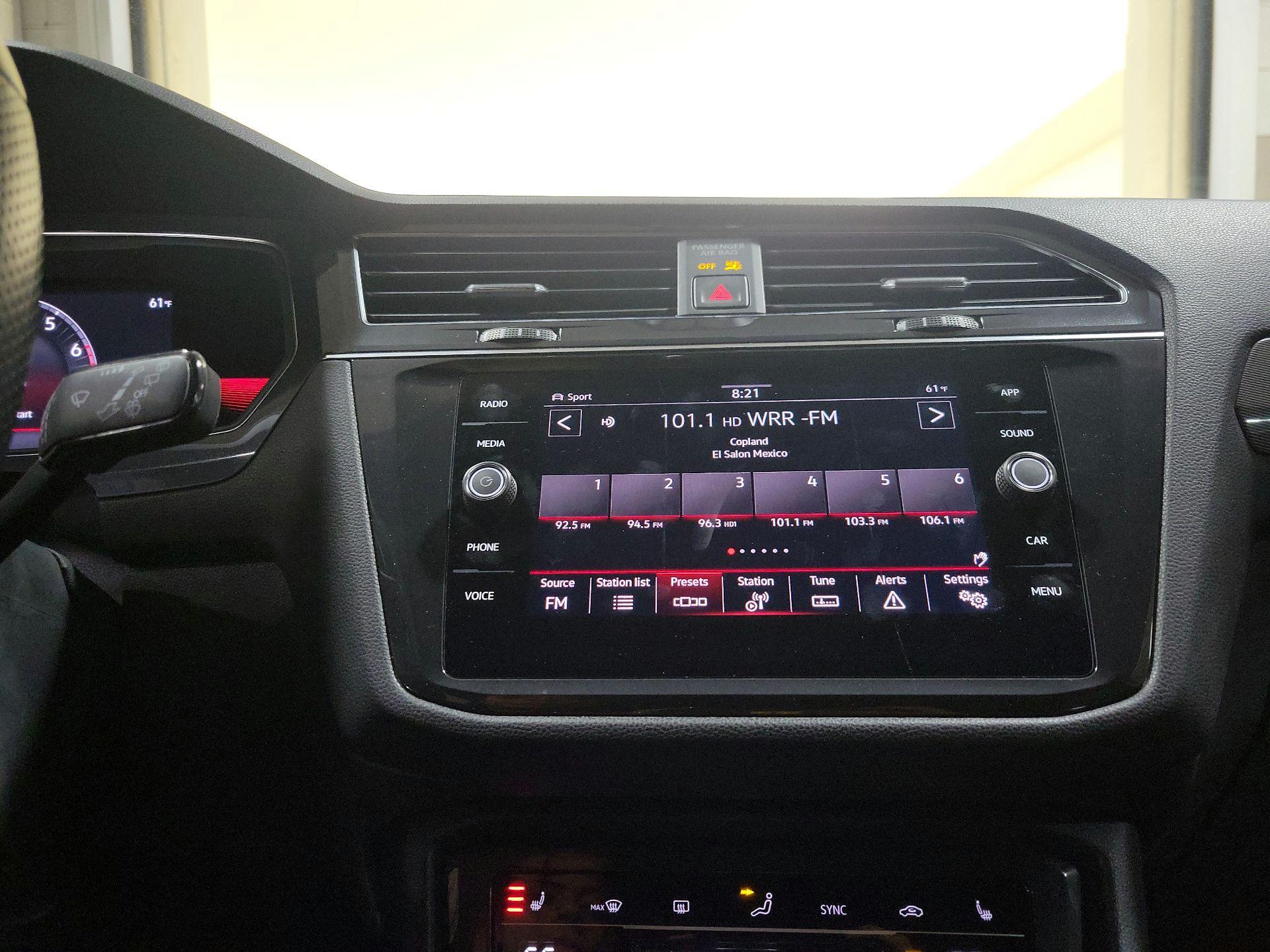 Thumbnail: 2022 Volkswagen Tiguan - 15