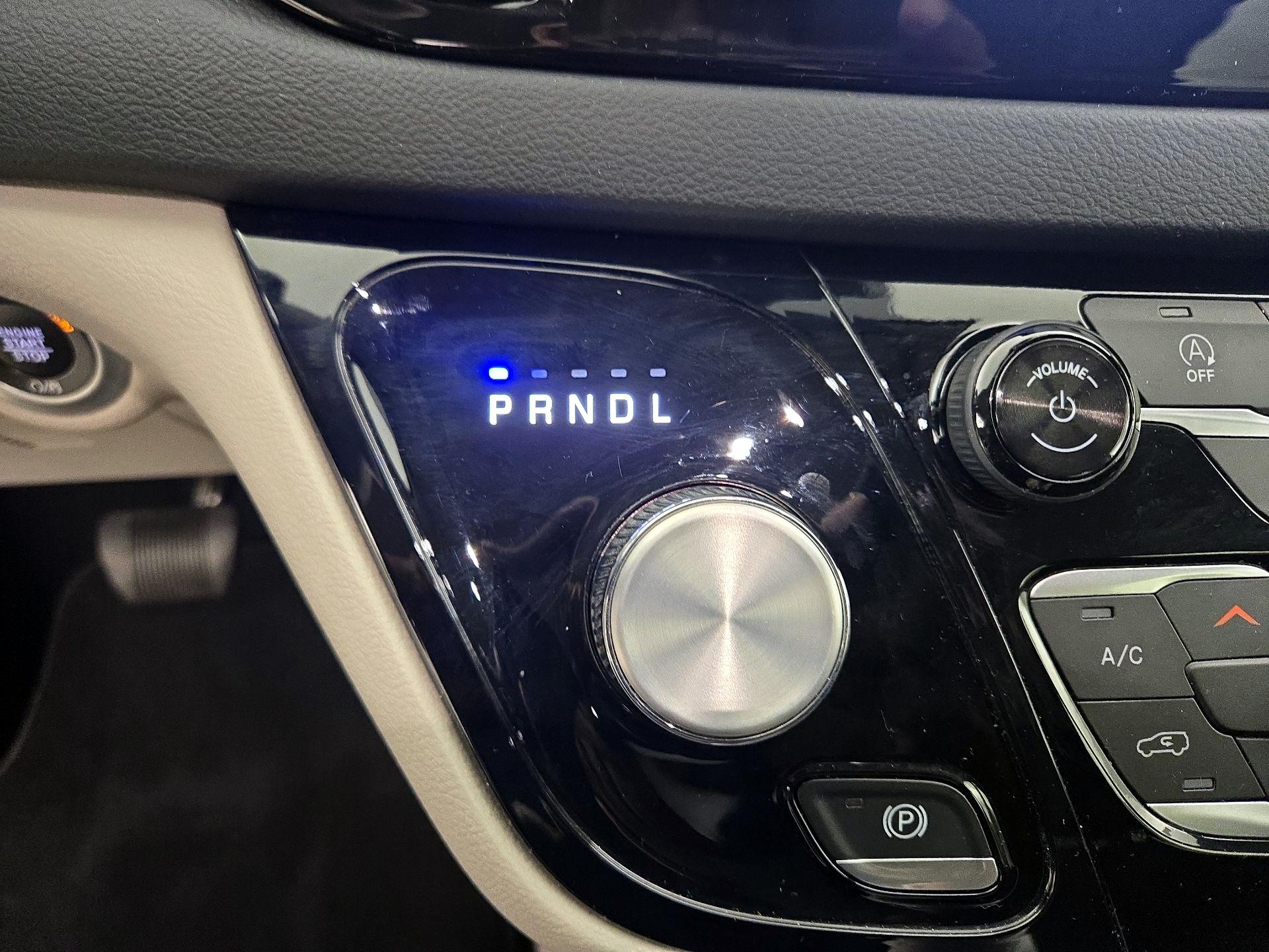 Thumbnail: 2024 Chrysler Voyager - 17